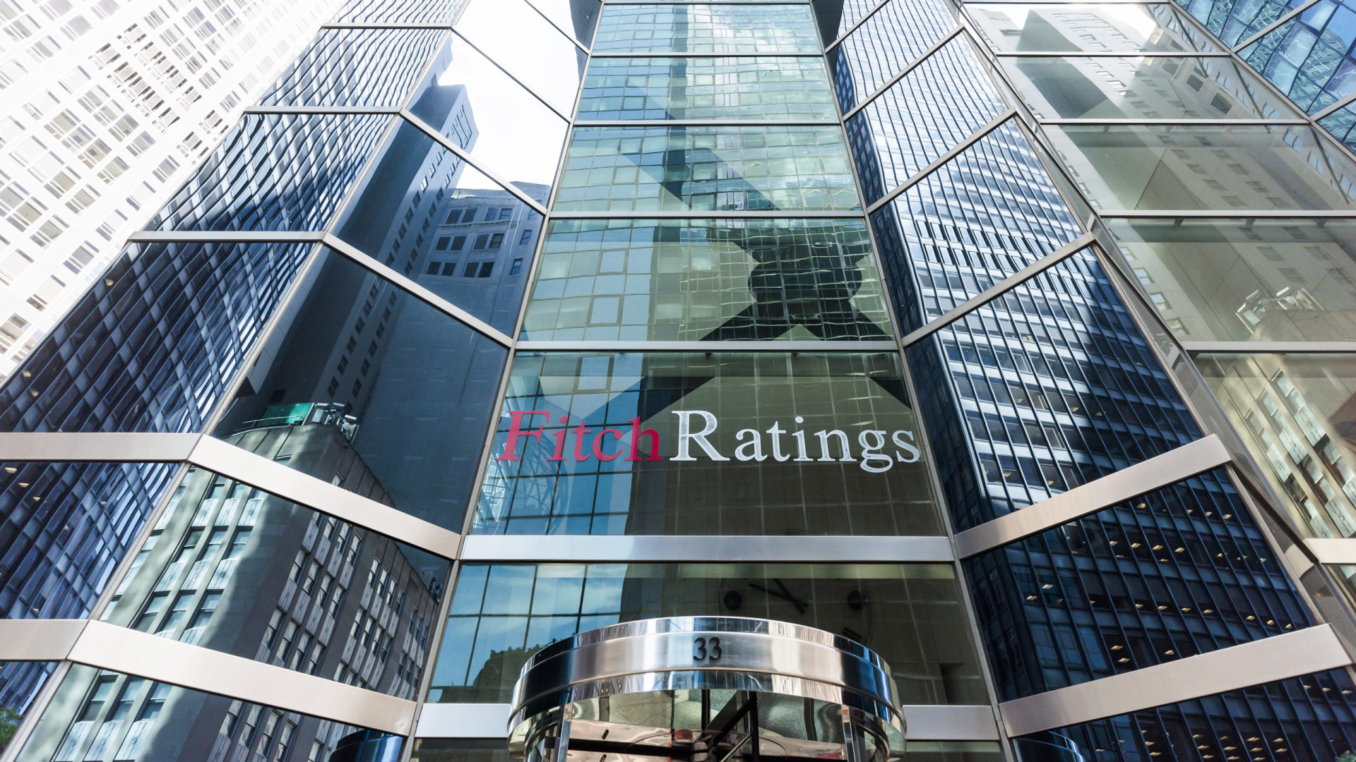 Fitch mantém 'rating' de Cabo Verde em B e vê dívida descer a 98% do PIB