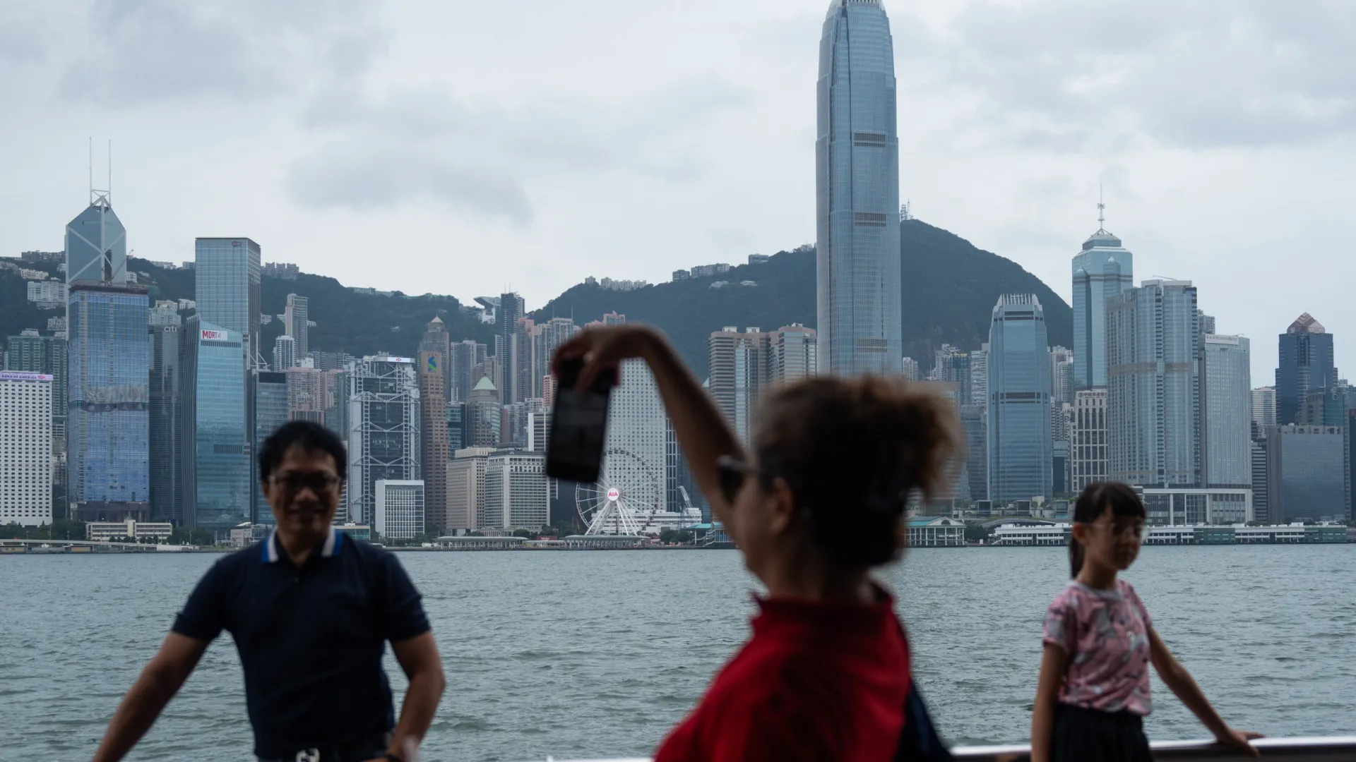 
                    Hong Kong regista temperatura mais alta de sempre na véspera do Ano Novo Lunar
                