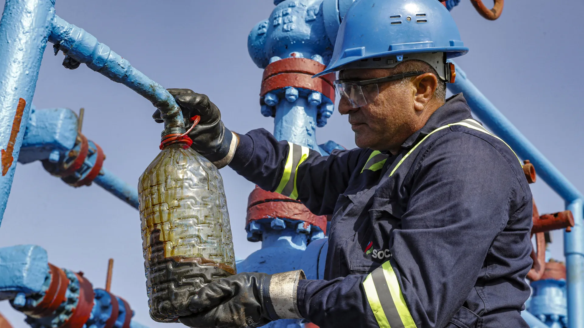 
                    OPEP mantém previsões para procura e oferta de petróleo
                