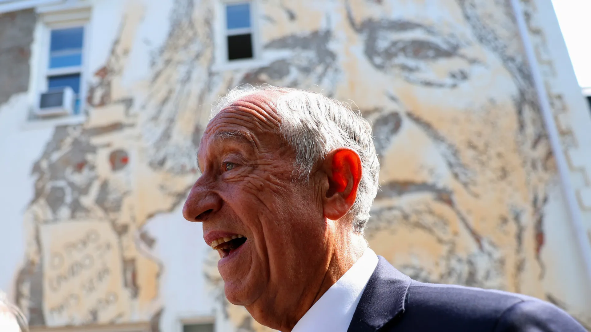 
                    Marcelo escolhe Vhils para fazer o seu retrato oficial como Presidente
                