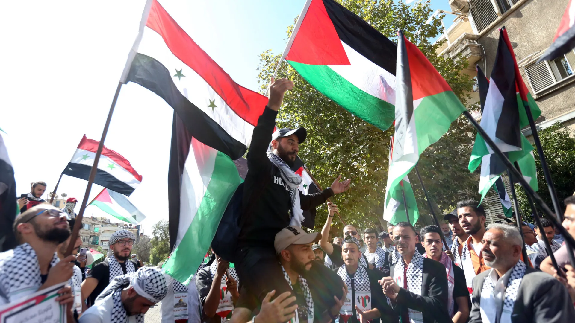 
                    UE organiza iniciativa com sociedade civil em Damasco para discutir futuro
                
