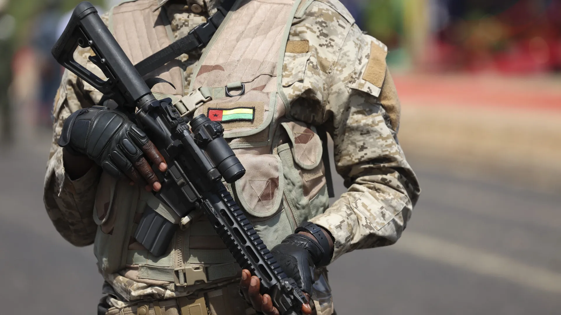 
                    Atos consulares estão suspensos na Embaixada de Portugal em Bissau
                