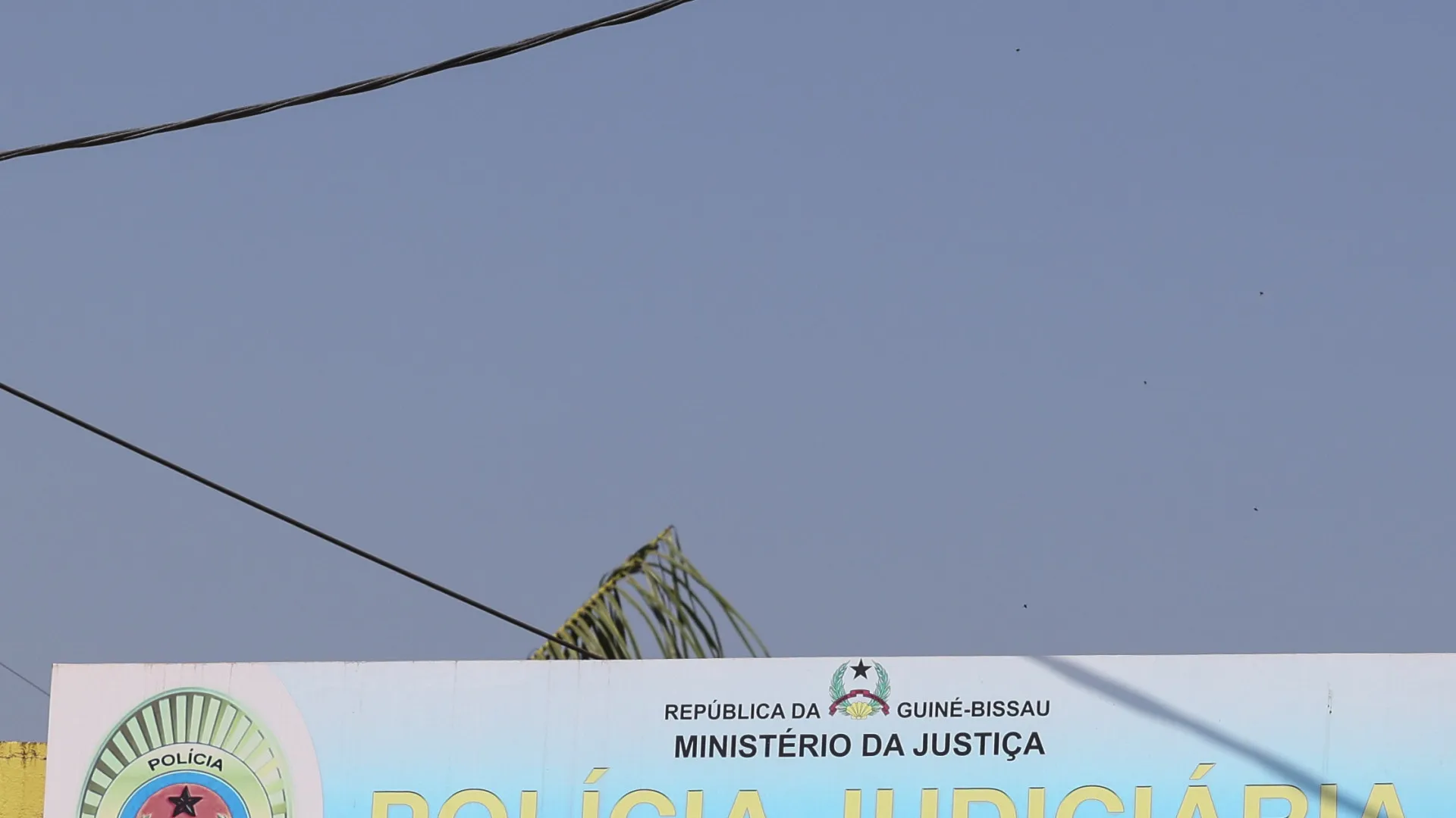 
                    PJ guineense deteve casal que diz curar pessoas com HIV e outras doenças
                