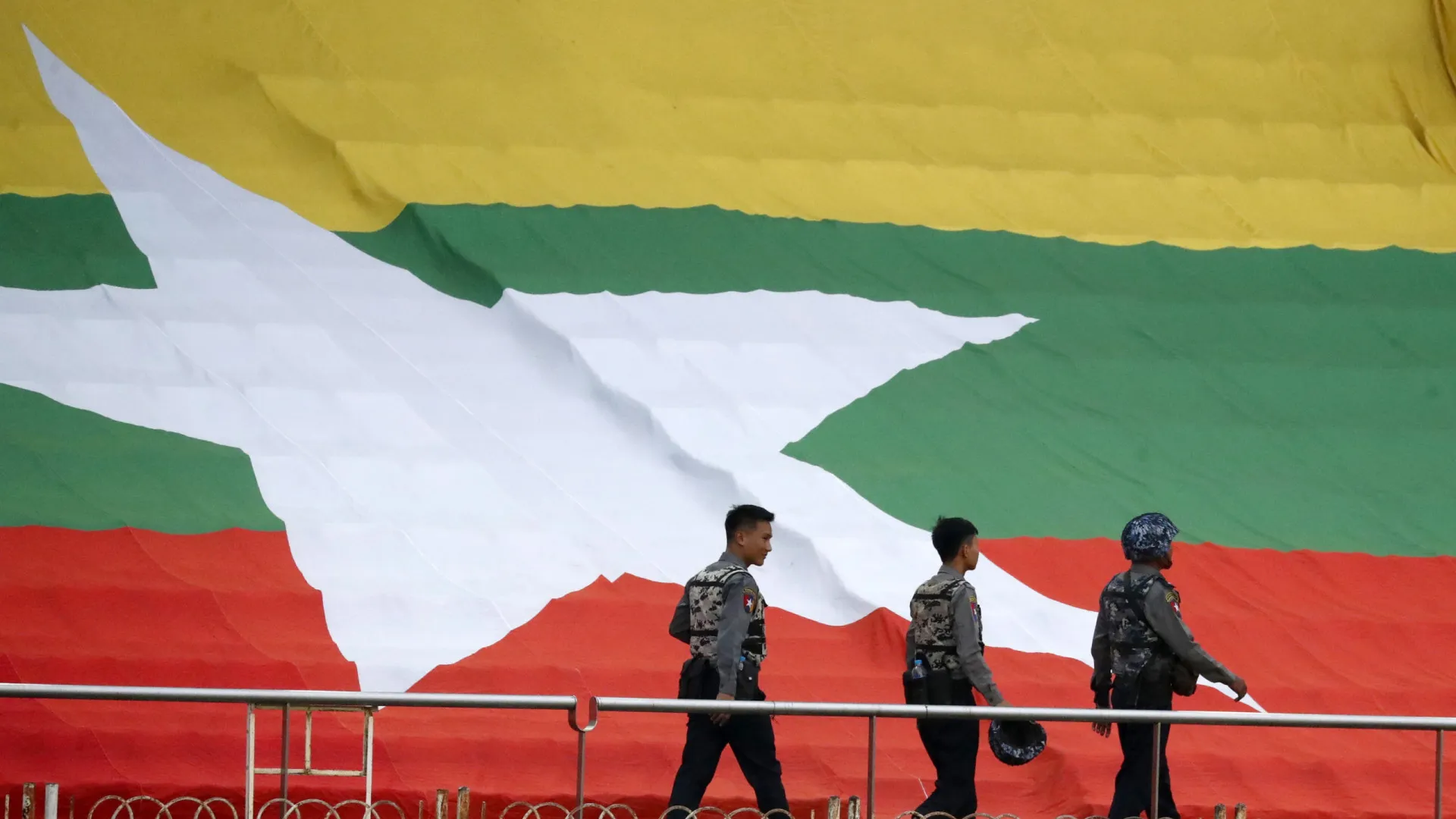 
                    Governo dos Estados Unidos revoga proteção temporária para birmaneses
                