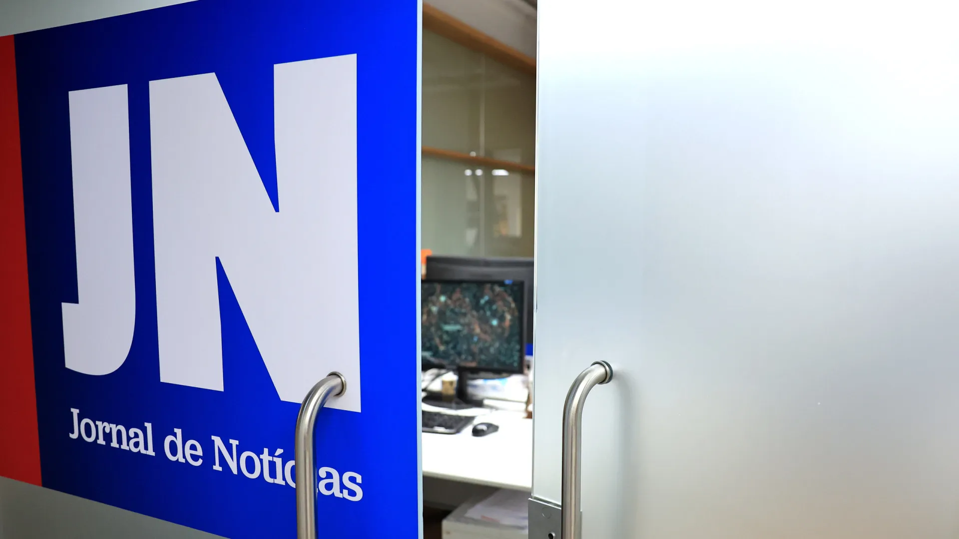 
                    Entrega do JN e O Jogo a assinantes está suspensa
                