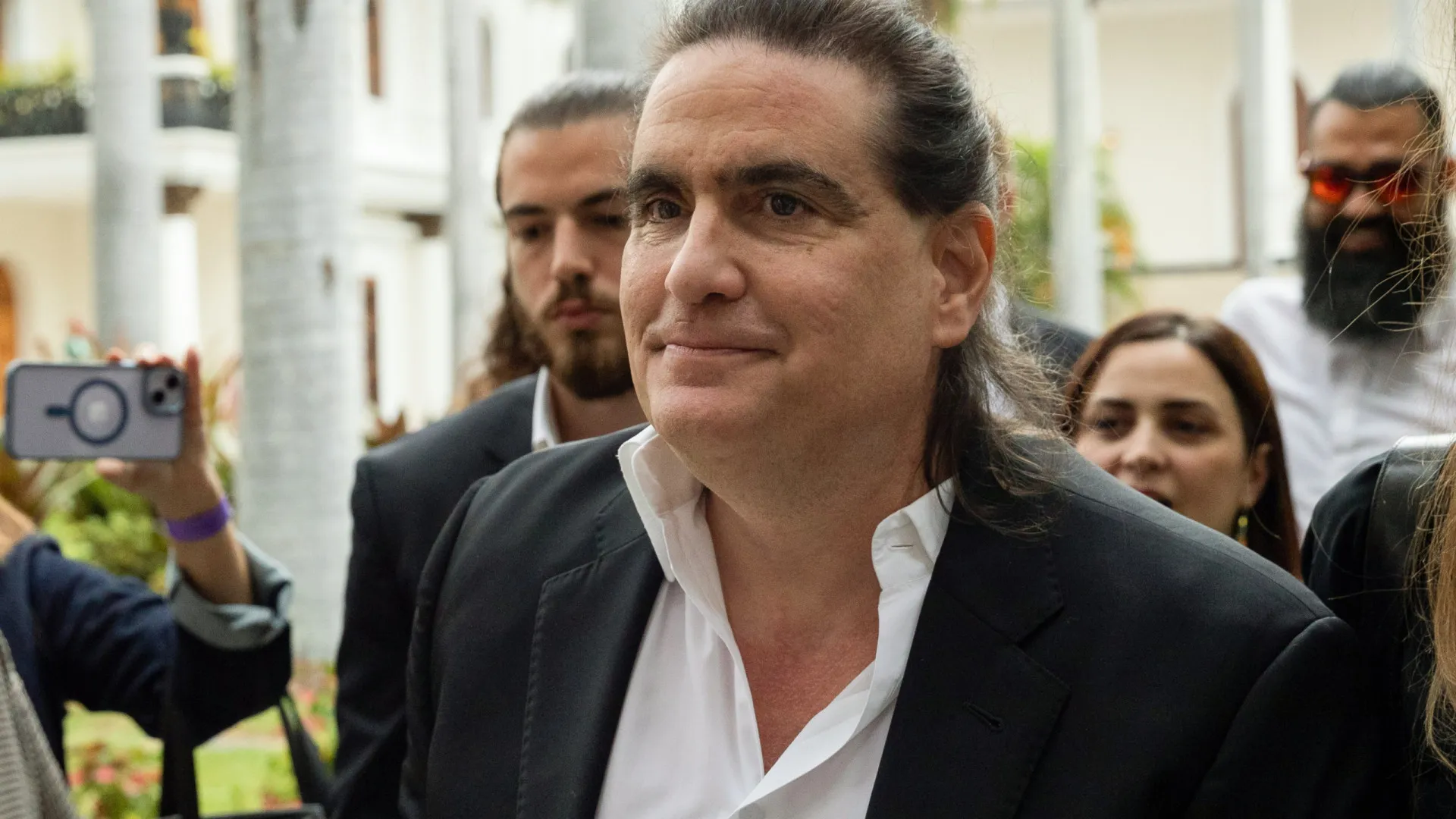 
                    Delcy Rodríguez afasta aliado de Maduro. 