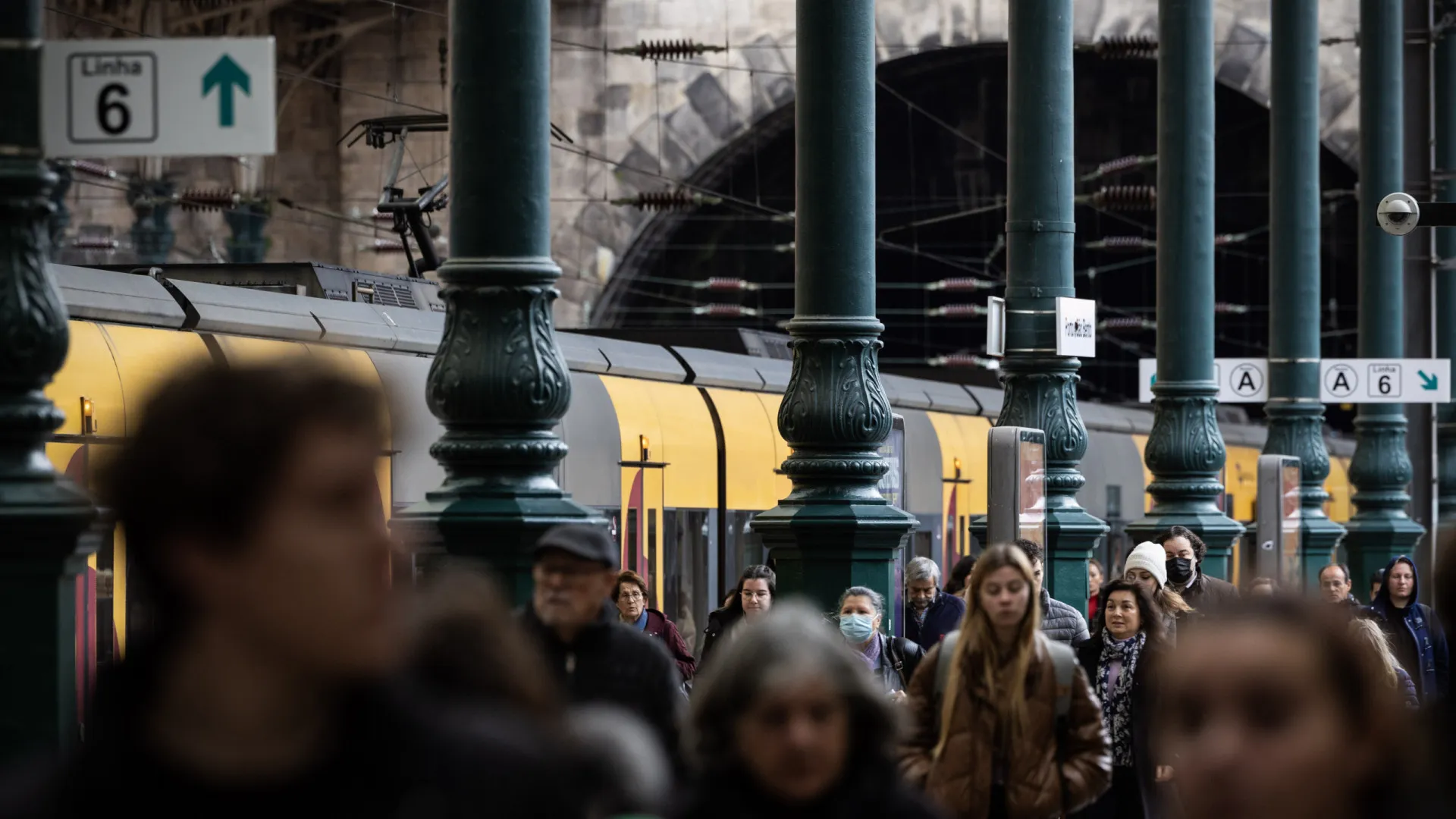 
                    Passageiros aumentam nos aeroportos e ferrovia (e diminuem nos portos)
                
