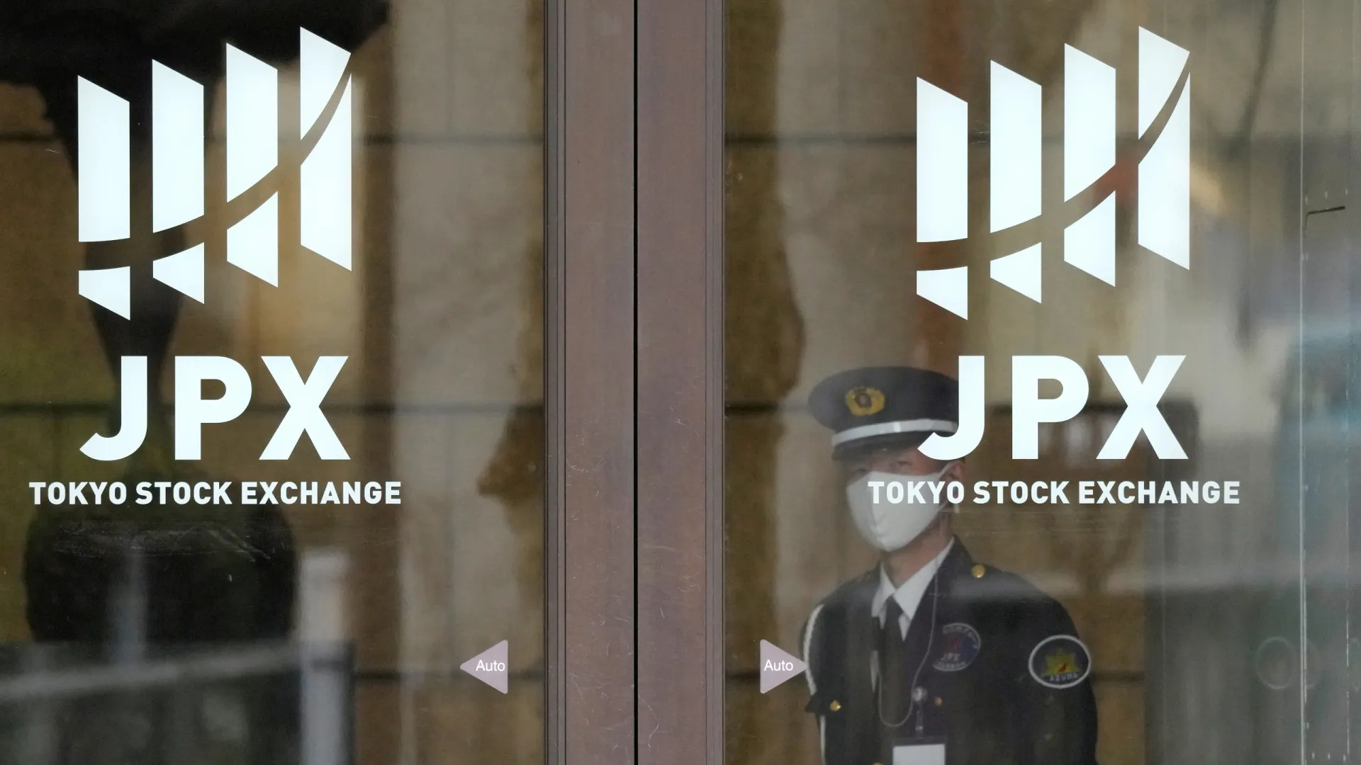 
                    Bolsa de Tóquio abre com Nikkei a ganhar 1,07%
                
