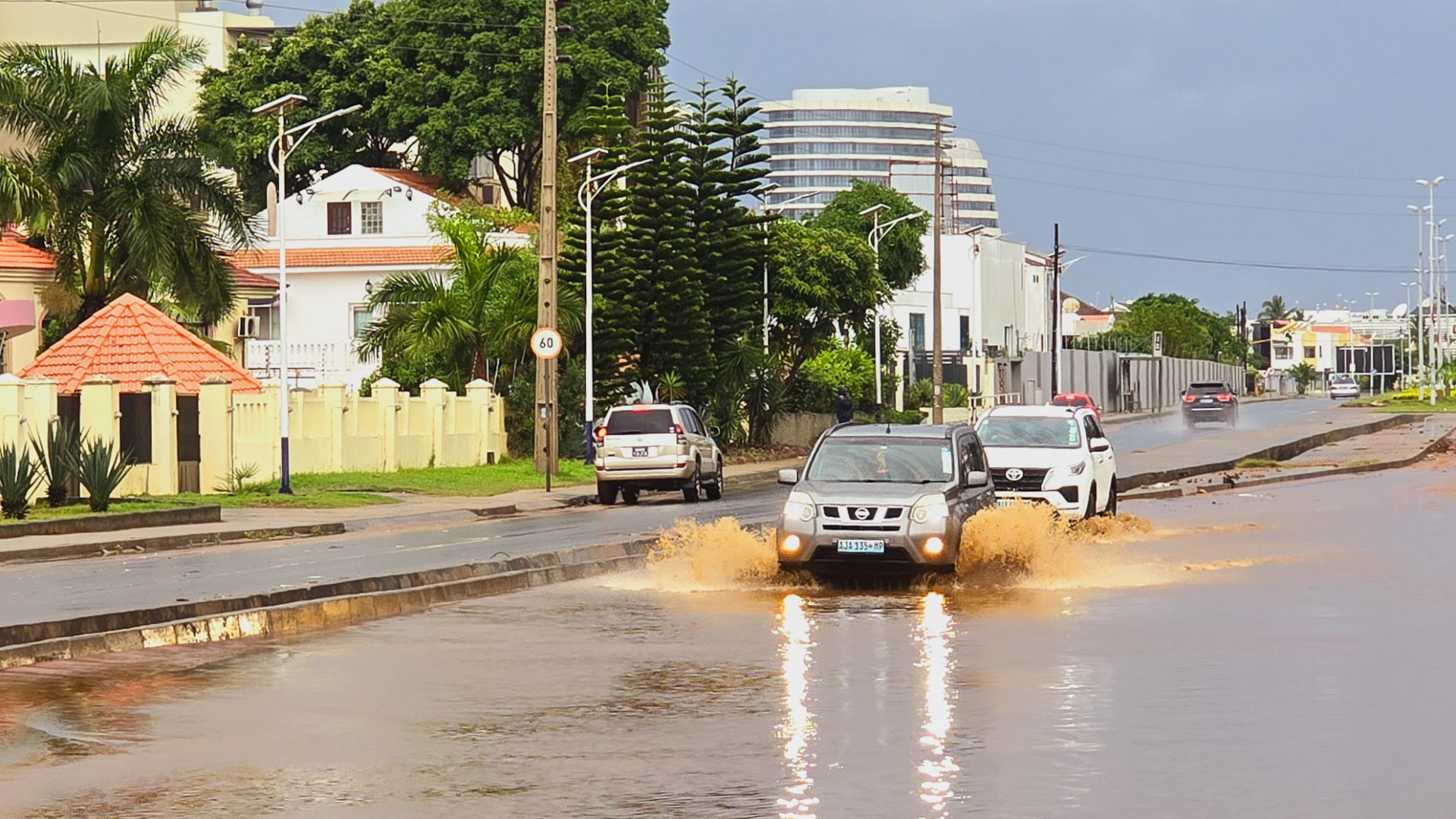 Maputo precisa de 2,6 milhões para estradas na atual época chuvosa