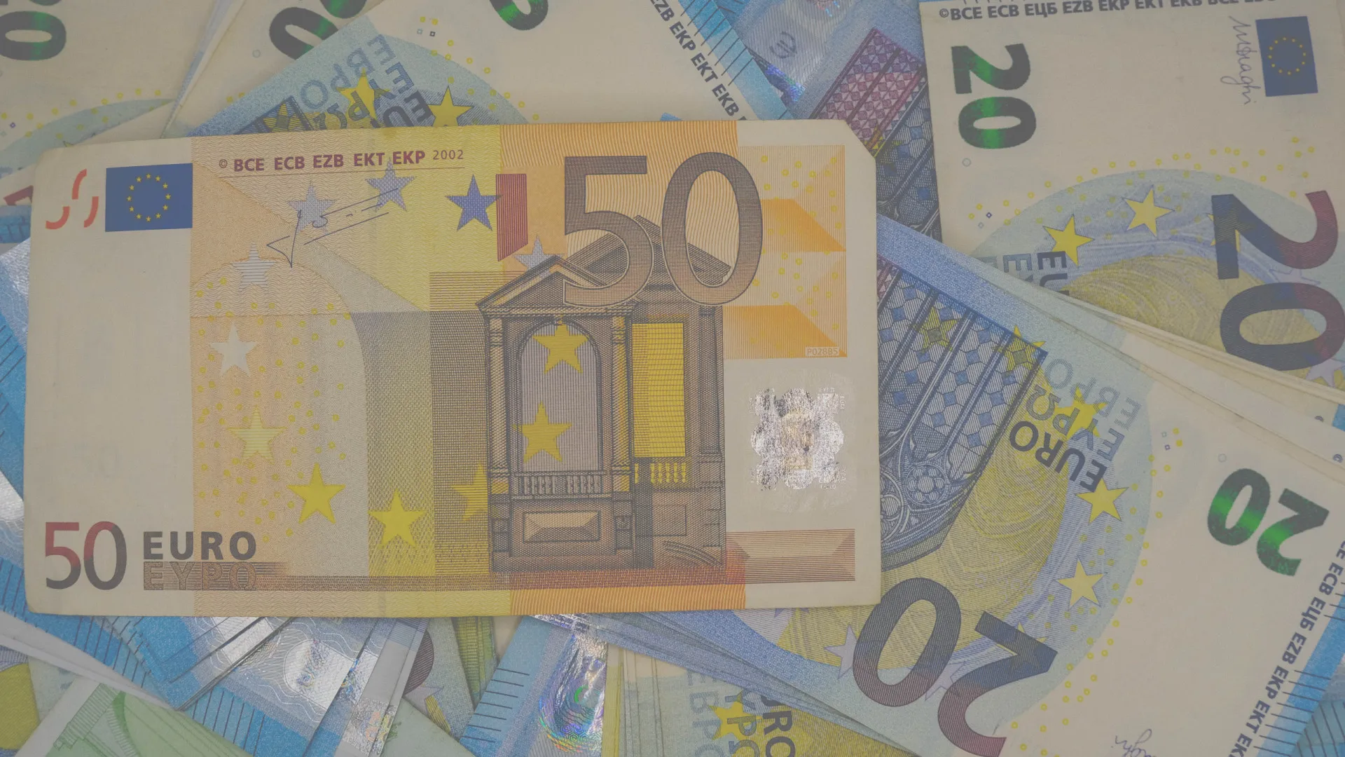 
                    Aumentos salariais na Função Pública começam a ser pagos a partir de hoje
                