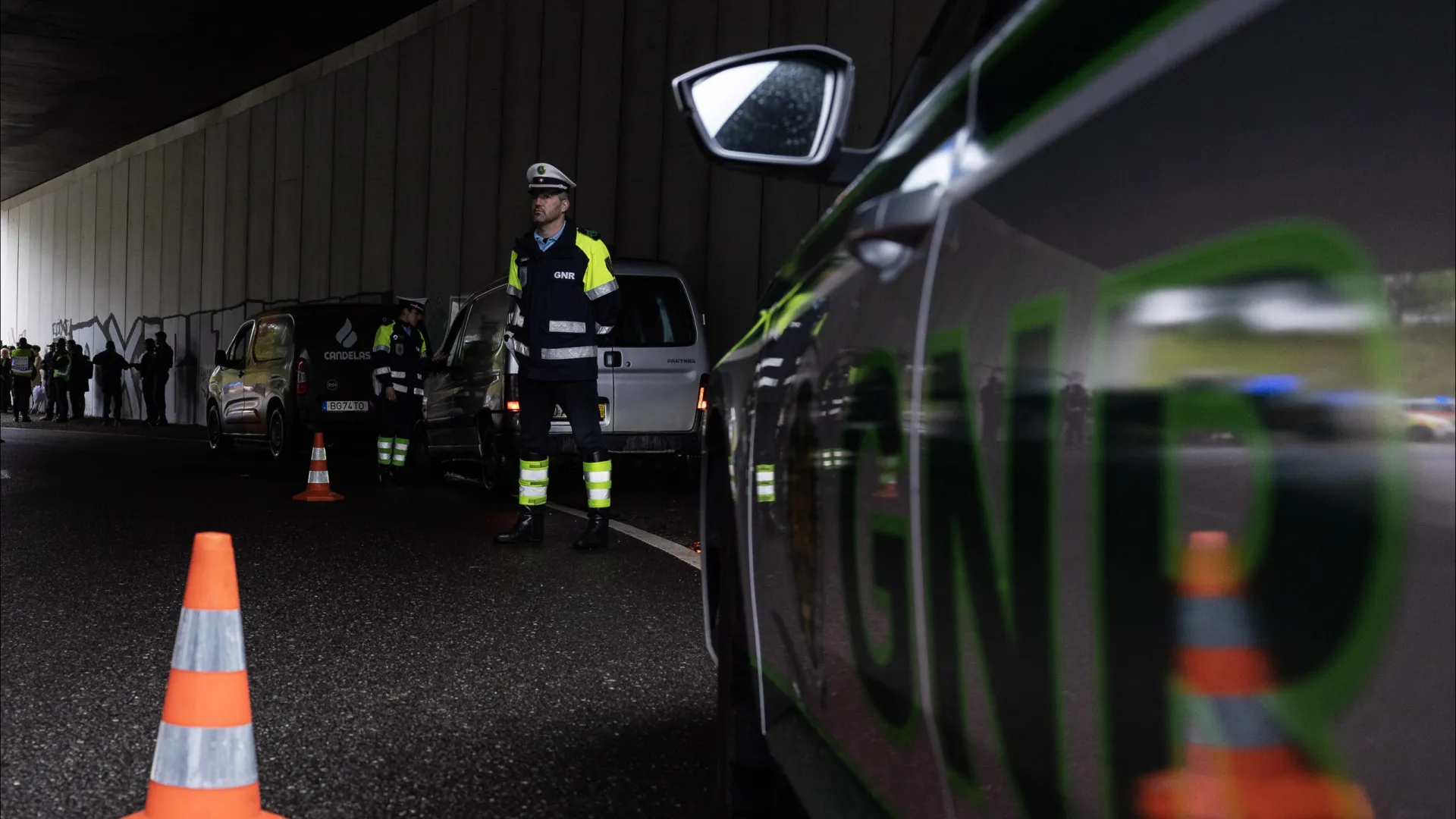 
                    Operações da PSP e GNR registam 13 mortos e perto de dois mil acidentes
                