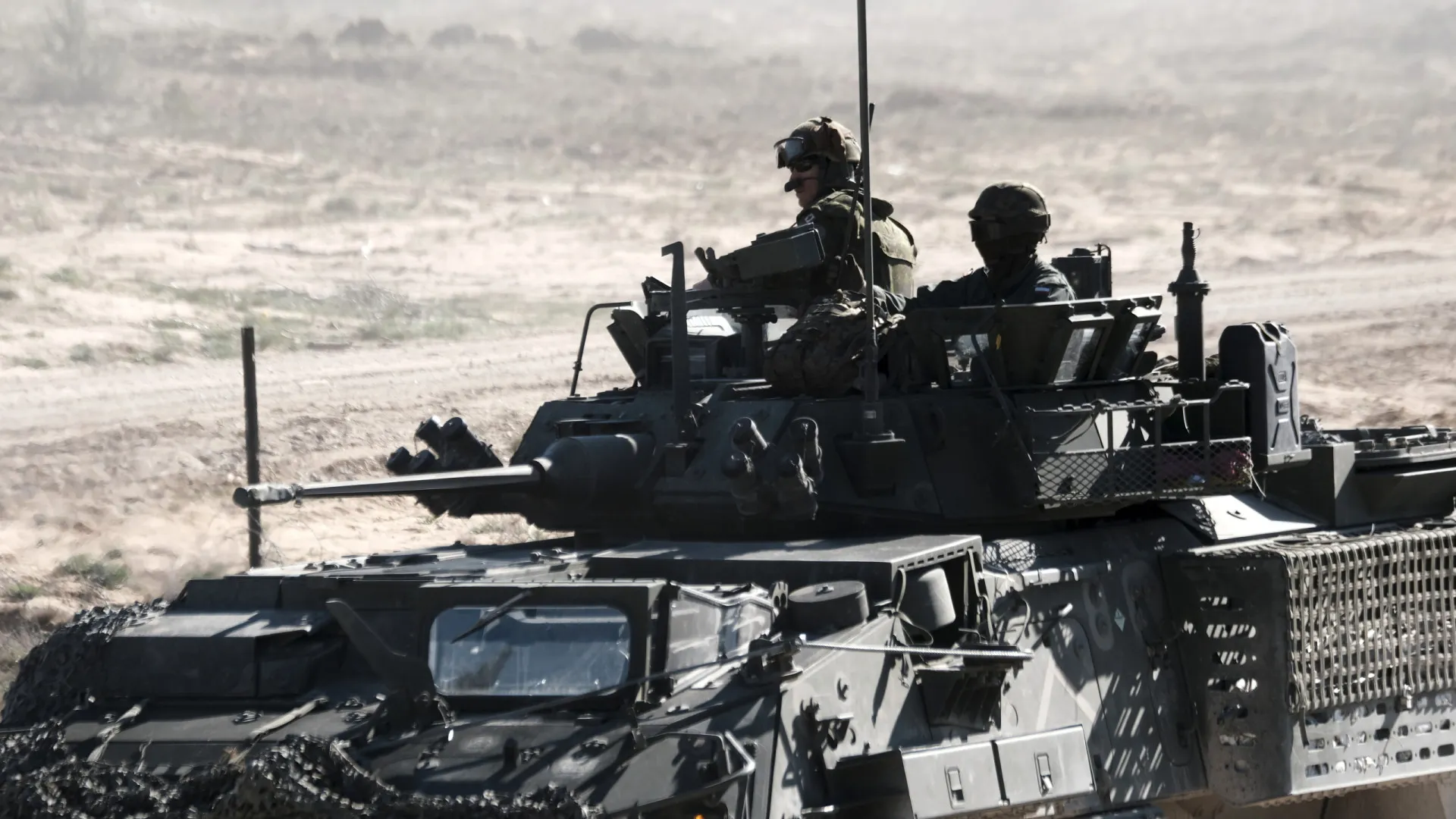 
                    Exército do Canadá estuda cenário de invasão pelos EUA
                