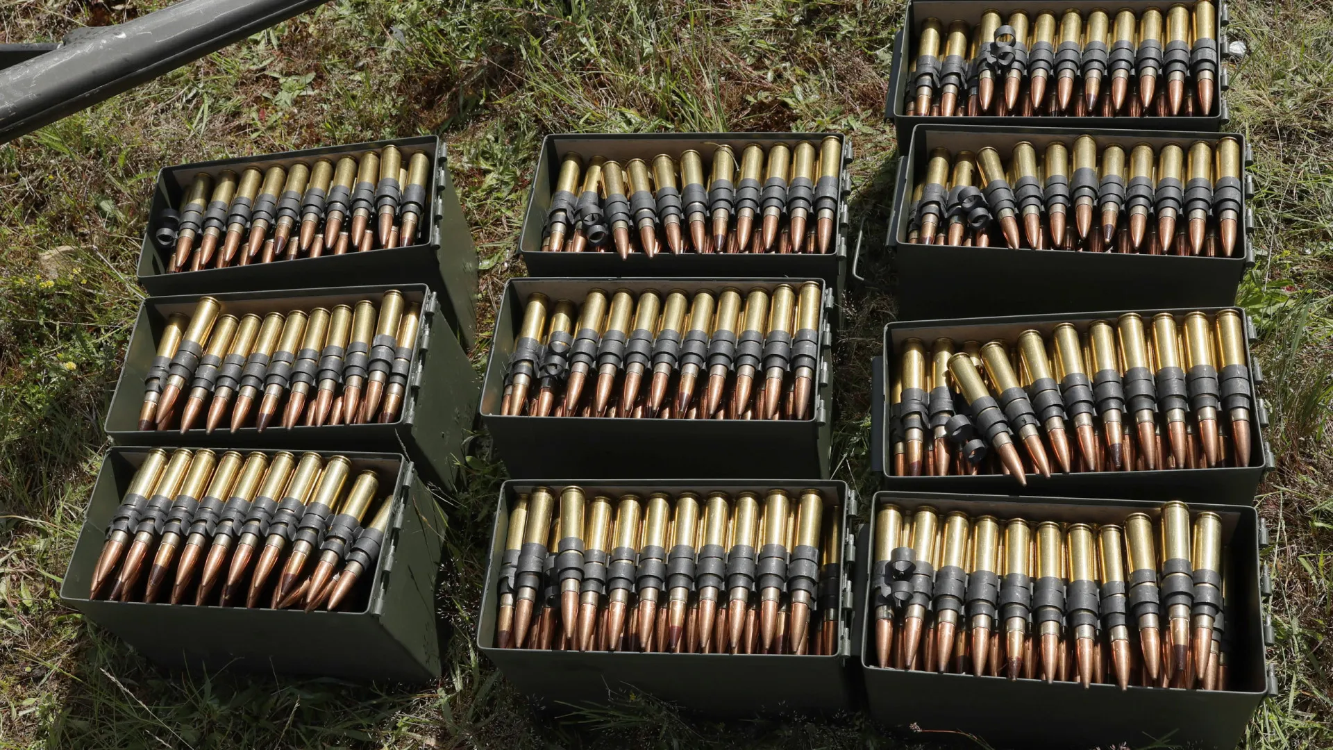 
                    França investirá 8.500 milhões adicionais em compra de munições até 2030
                