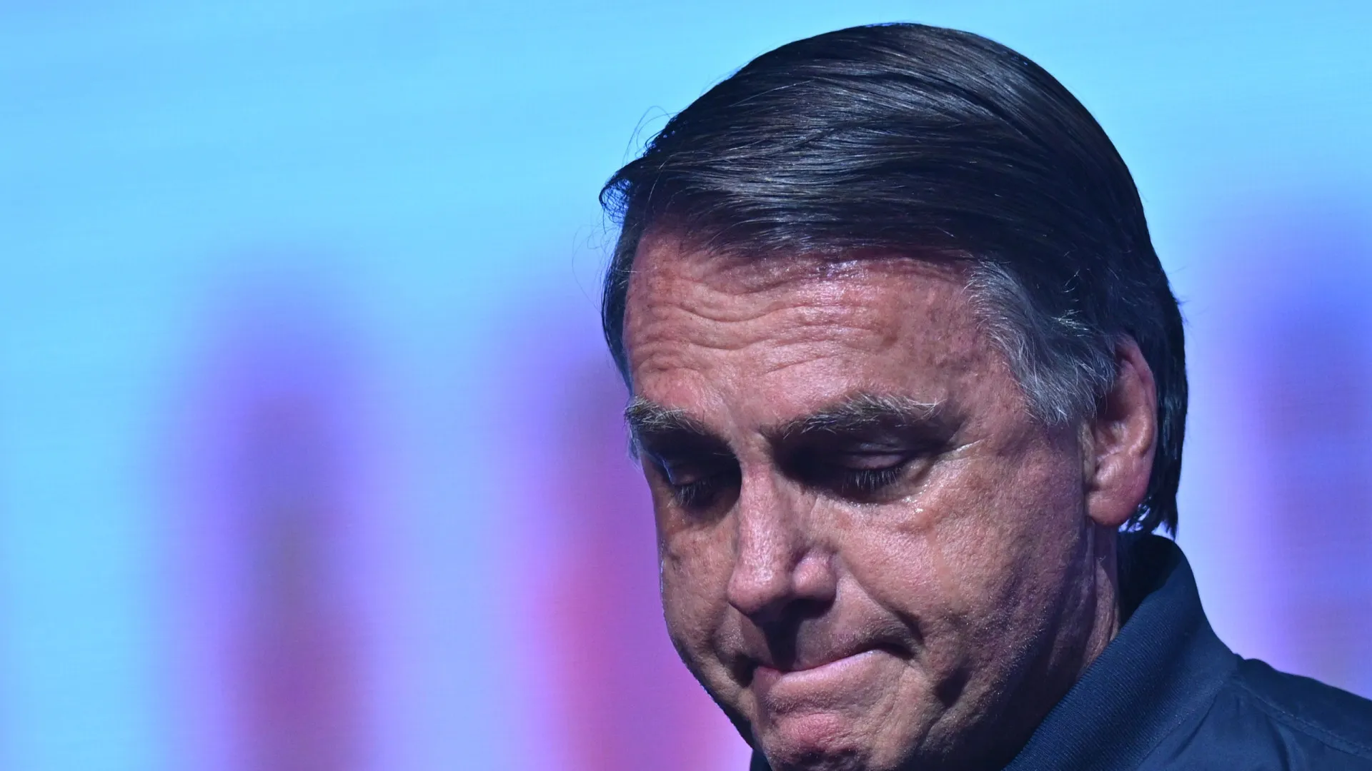 
                    Bolsonaro novamente operado na 2.ª-feira para travar crise de soluços
                