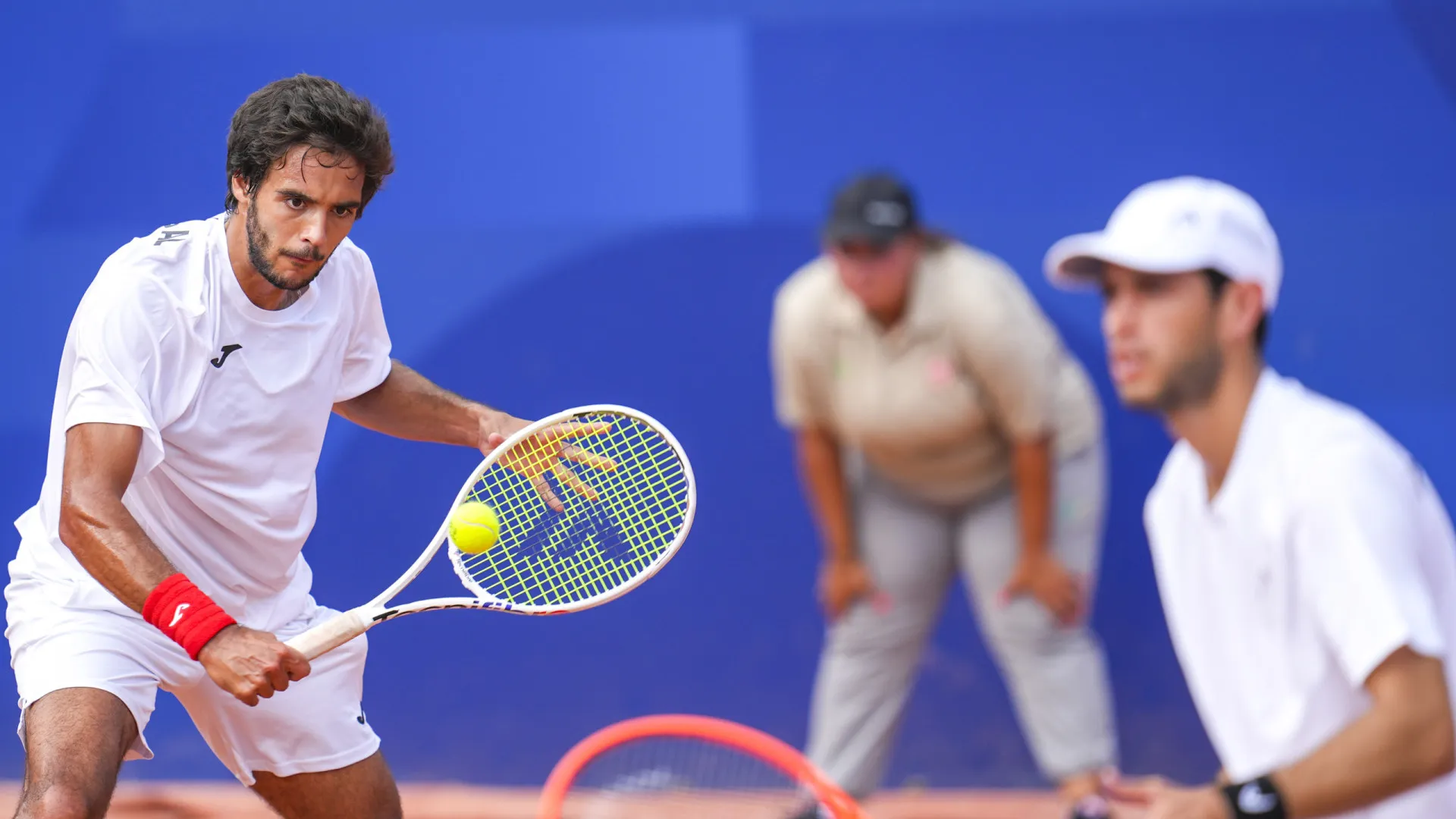 
                    Dupla lusa perde e China ganha vantagem em embate da Taça Davis
                