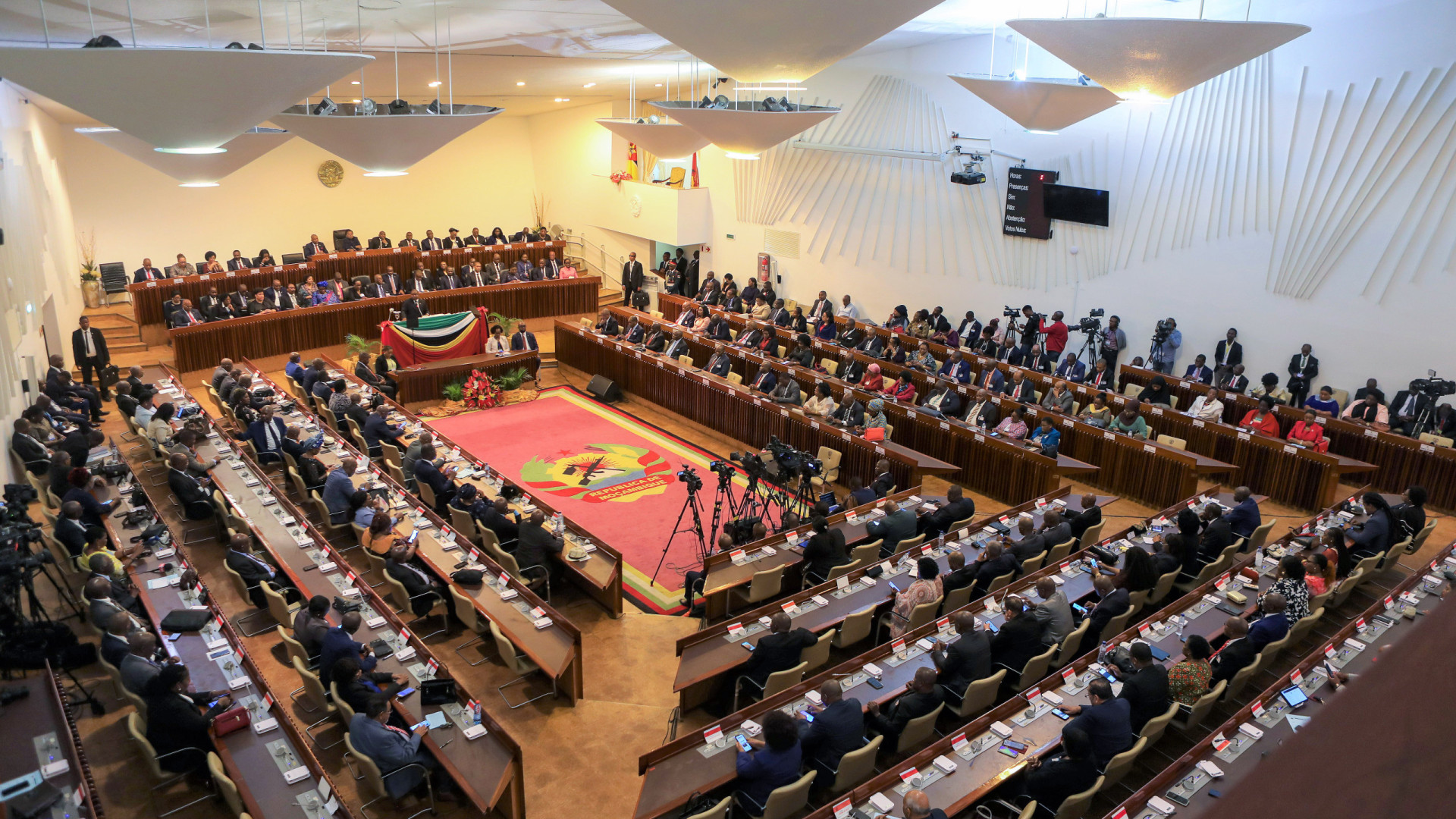 Deputados moçambicanos tomam posse segunda-feira