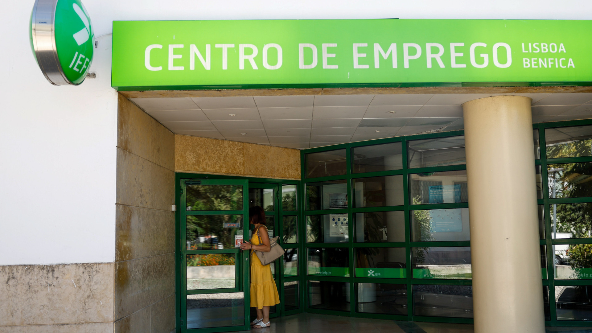 Taxa de desemprego baixa para 6% em junho