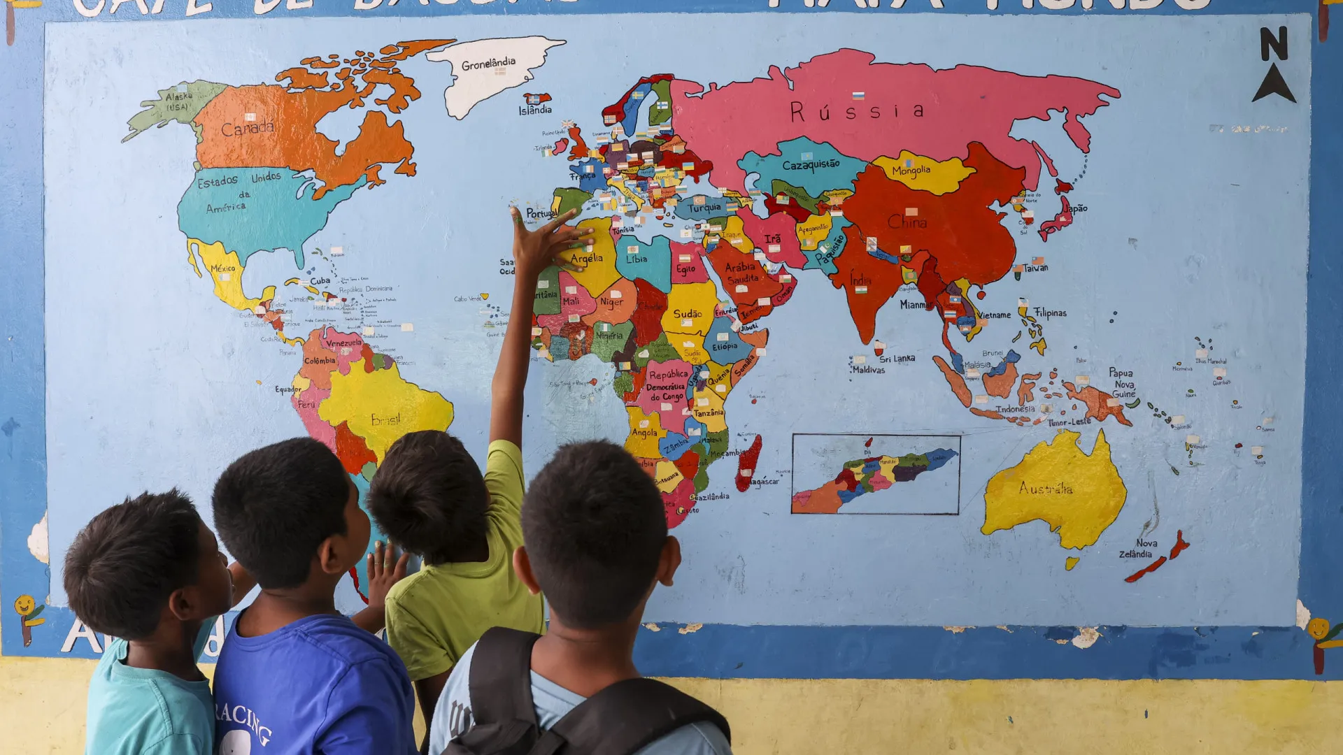 
                    Timor. Mais de 48 mil alunos aprovados nos exames do básico e secundário
                