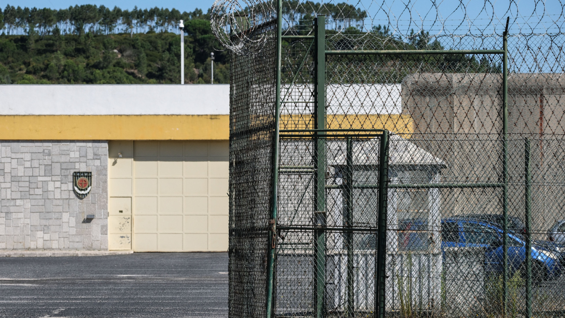 Técnicos dos serviços prisionais decretam greve às horas extraordinárias