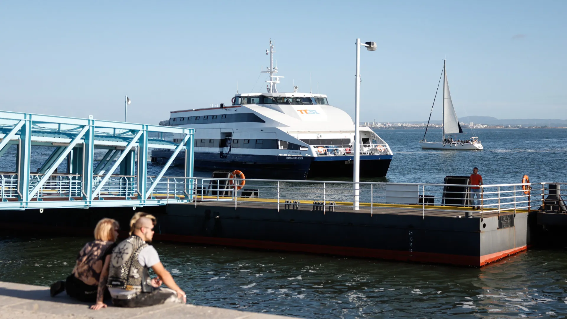 
                    Transporte marítimo com única descida do número de passageiros em 2024
                