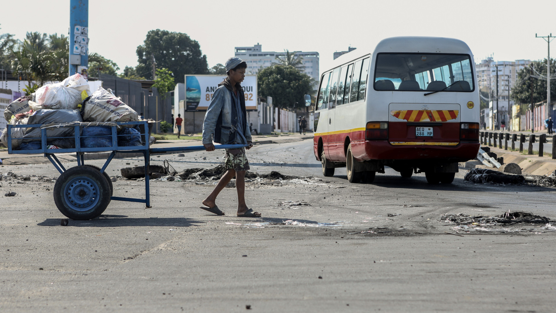 Moçambique com défice anual de 500 milhões para tratar de estradas