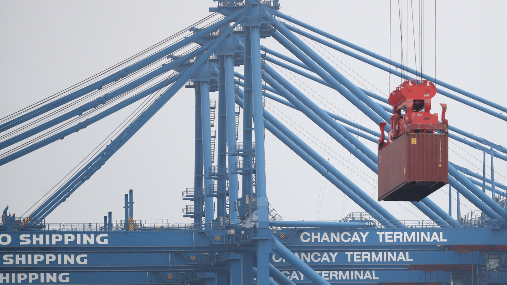 Mega porto de Chancay no Peru inicia oficialmente operações