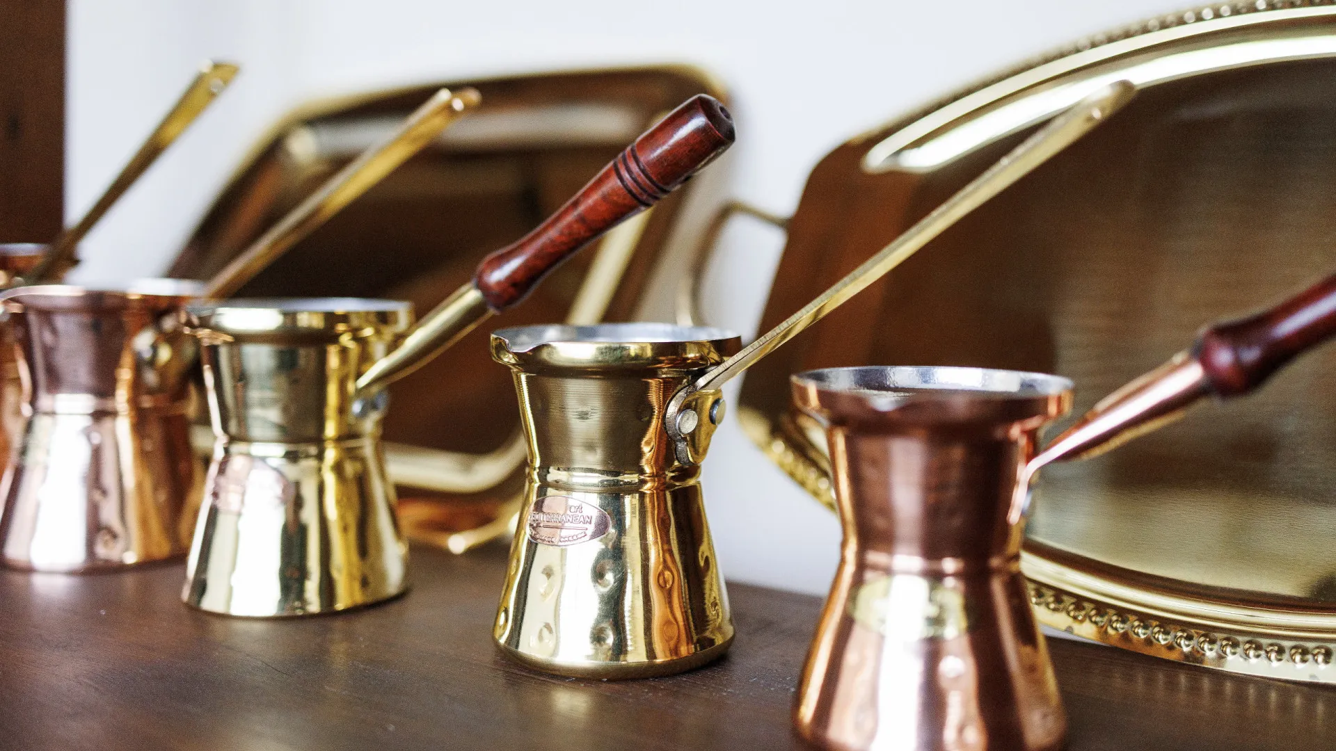 
                    Cobre ultrapassa barreira de 12.000 dólares por tonelada
                