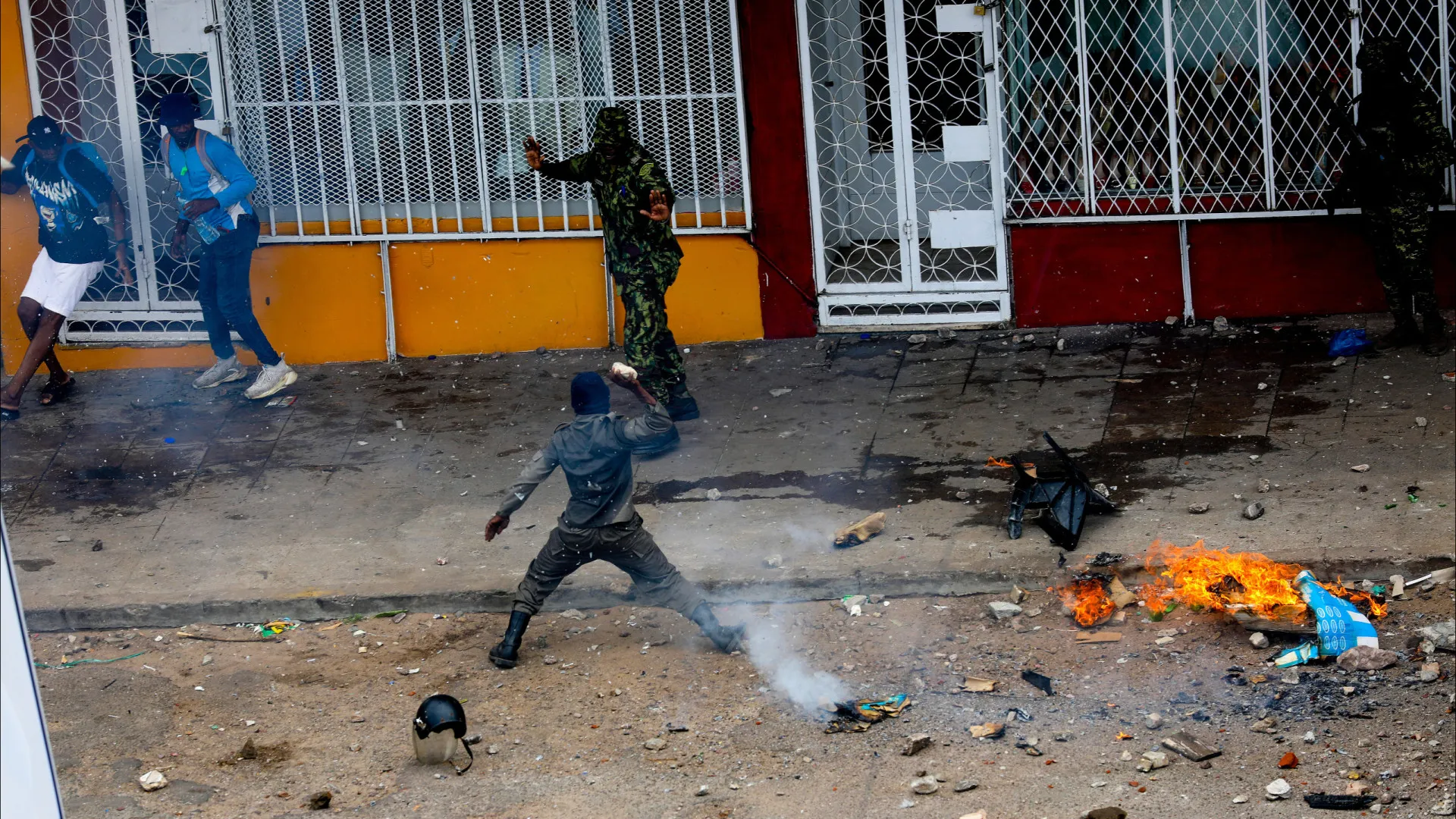
                    Manifestações pós-eleitorais em Moçambique provocaram 411 mortos
                