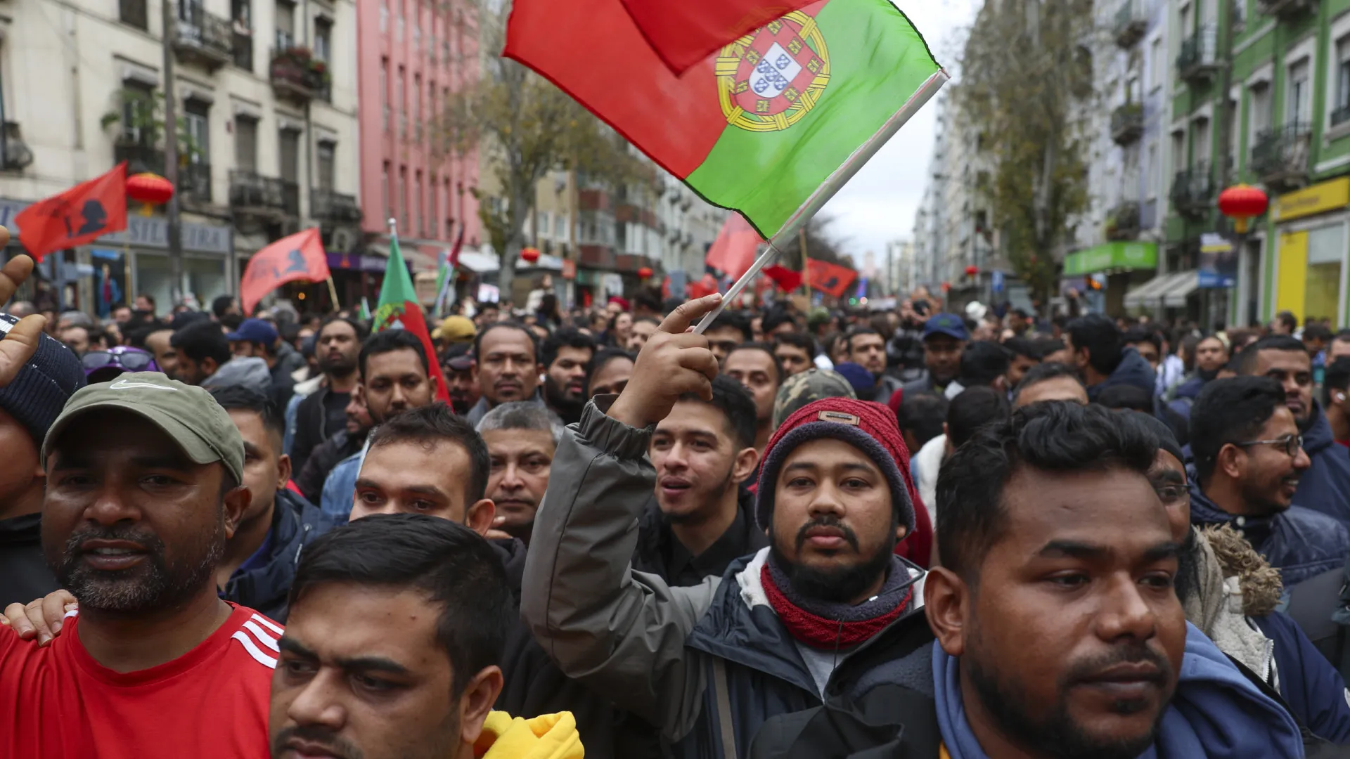 Milhares desceram Almirante Reis em protesto. Eis as imagens