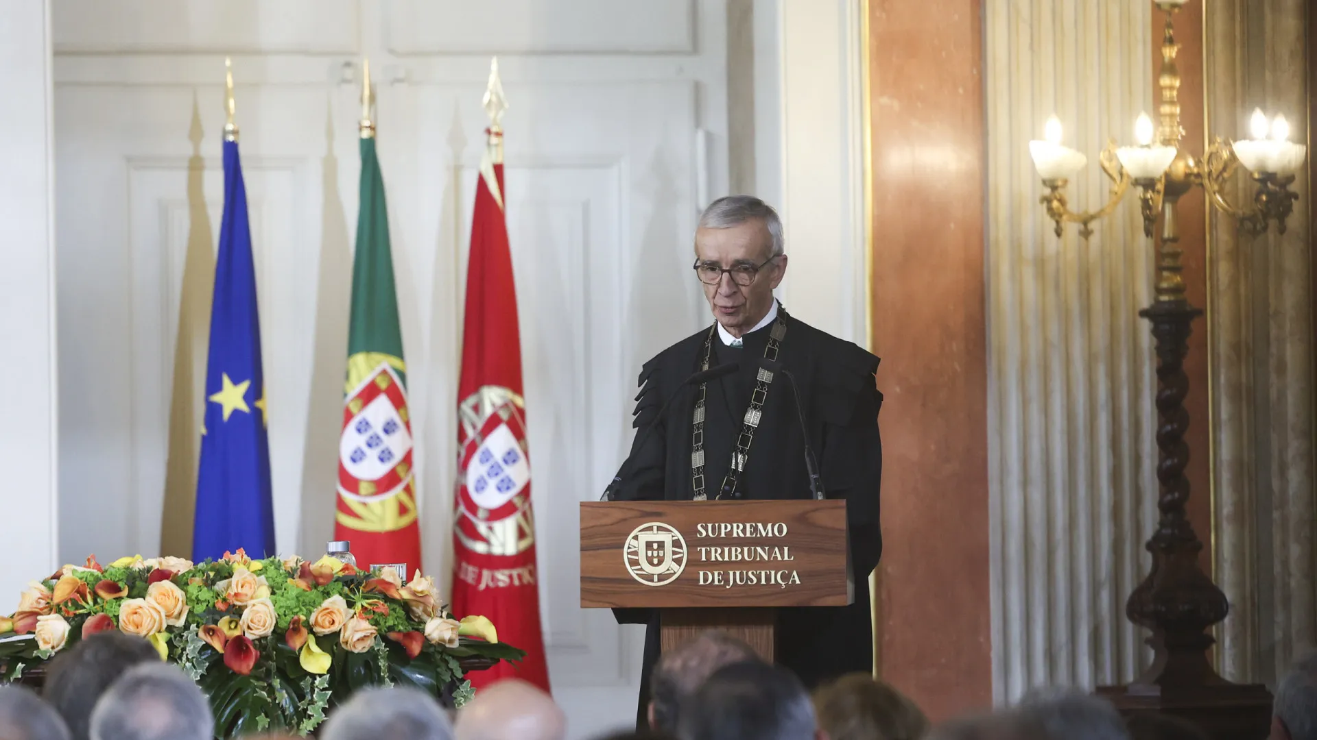 
                    Presidente do STJ considera 