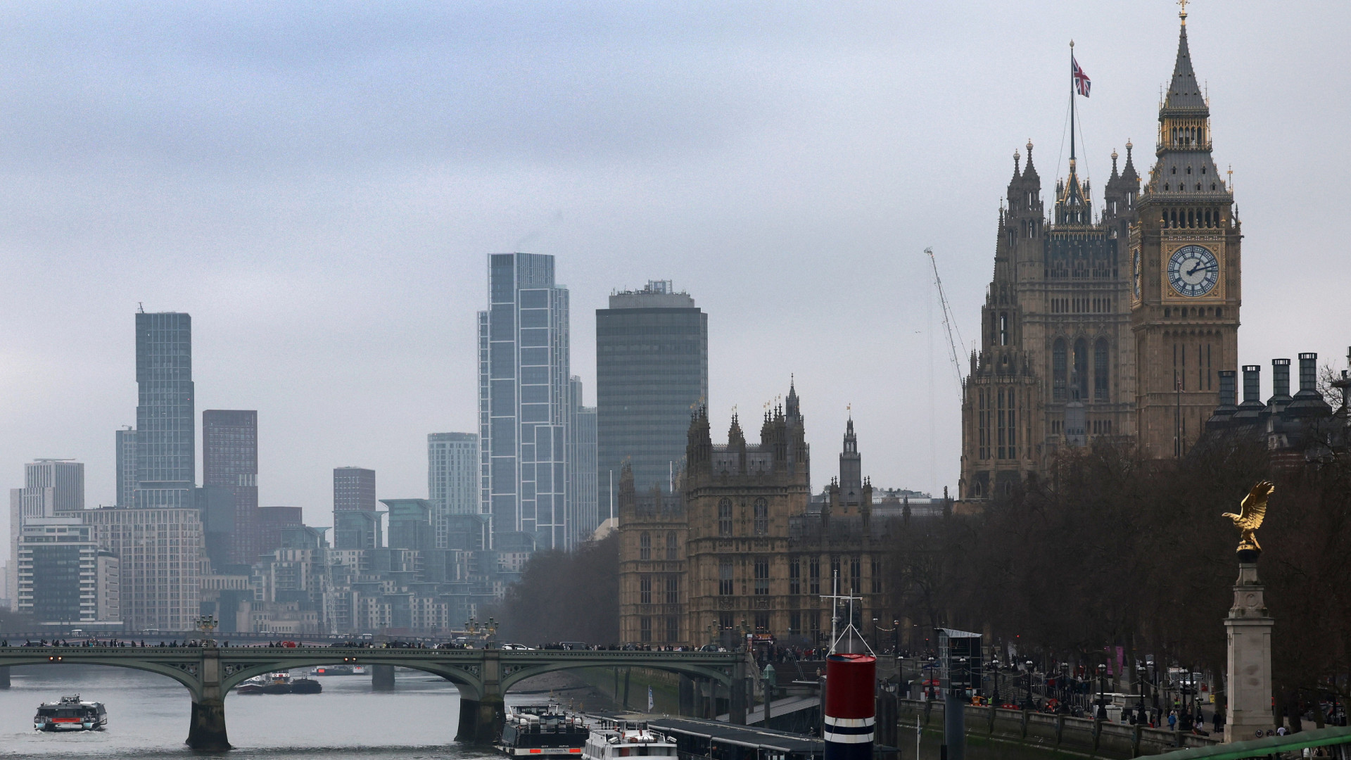 Oito detidos em duas operações antiterroristas em Inglaterra