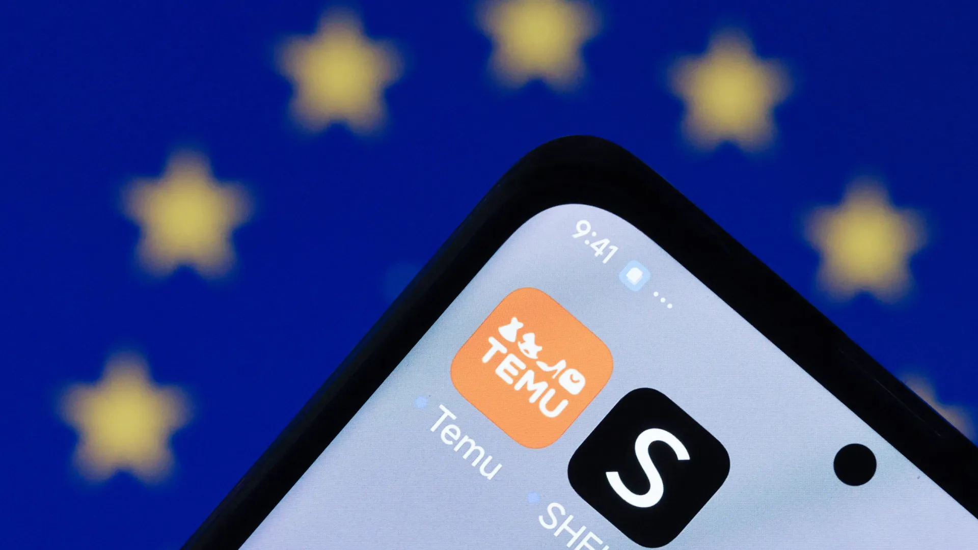 
                    Bruxelas quer taxar pequenas encomendas da China já em 2026
                