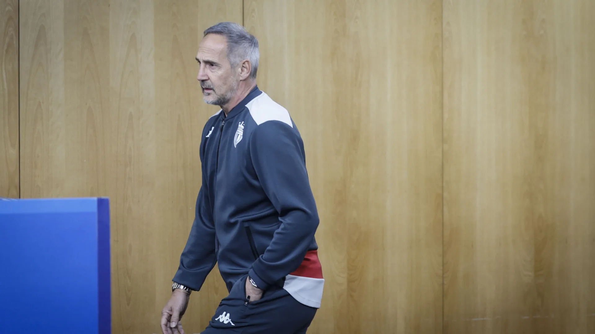 
                    Oficial: Mónaco despede treinador austríaco Adi Hutter
                