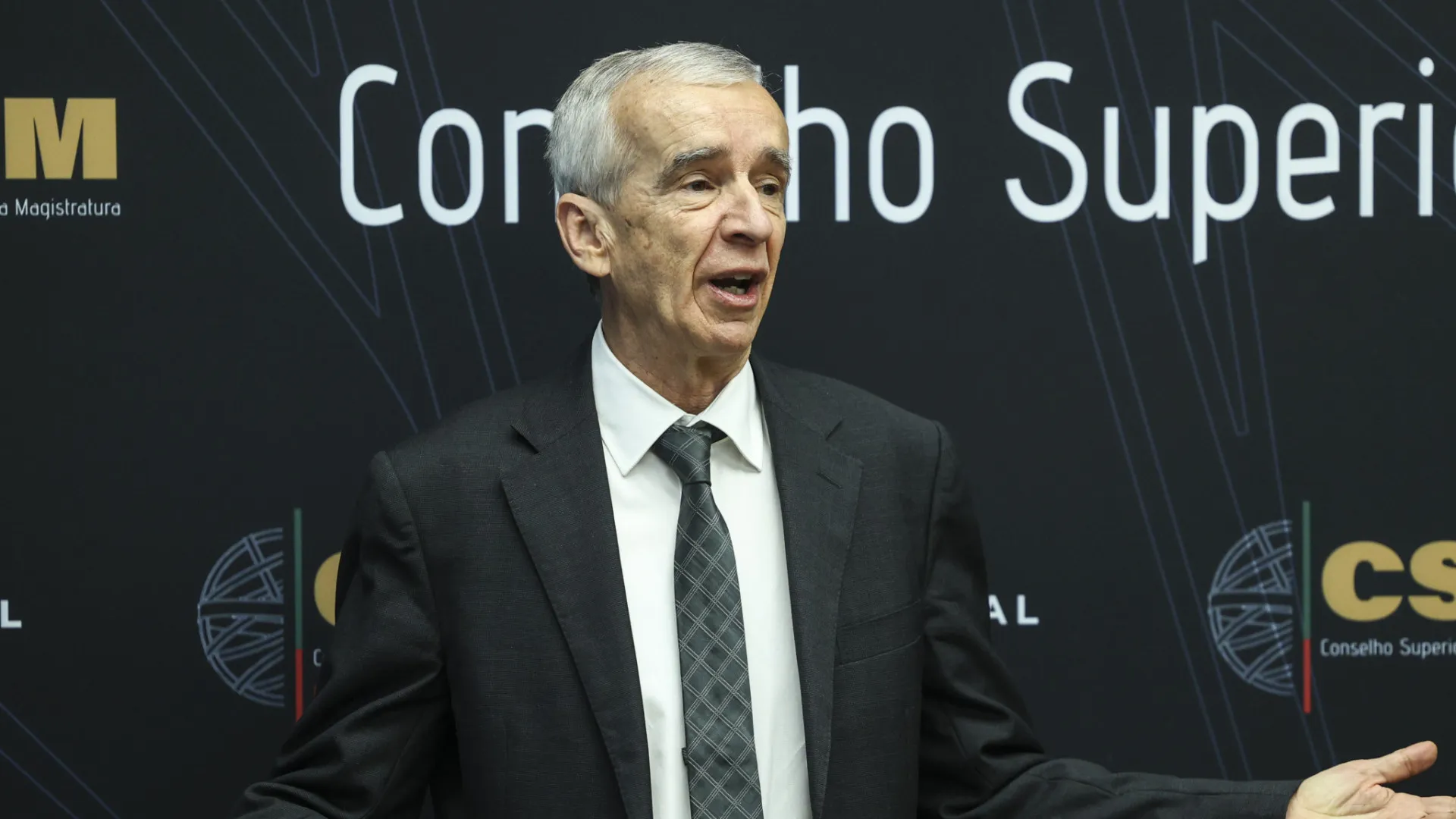 
                    Supremo disponível para enviar mais juízes portugueses para Macau
                