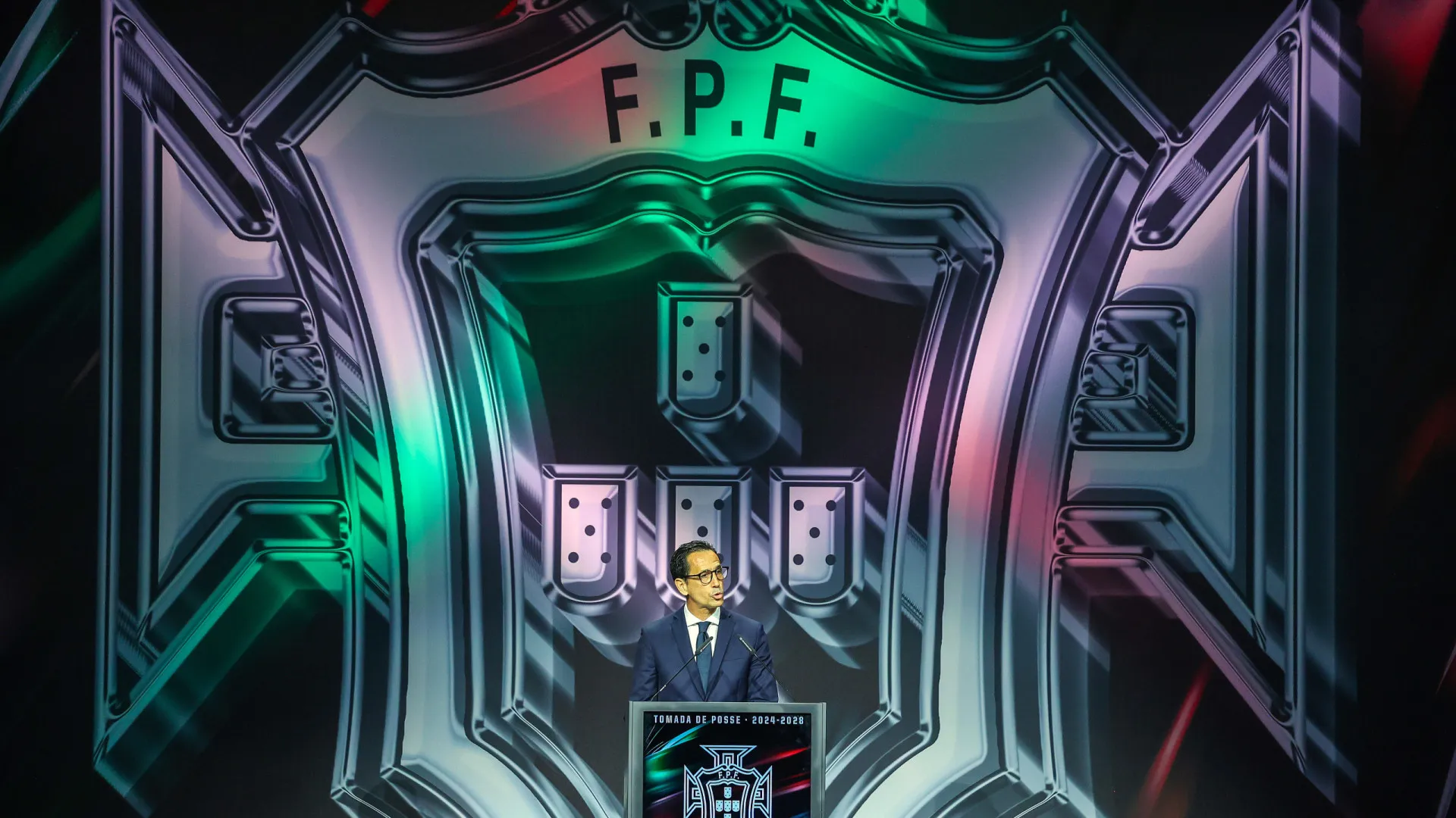 
                    Portugal retira candidatura à organização do Euro'2029 feminino
                