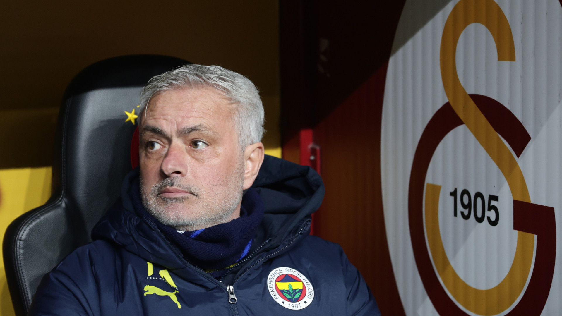 Federação turca reduz suspensão de José Mourinho para dois jogos