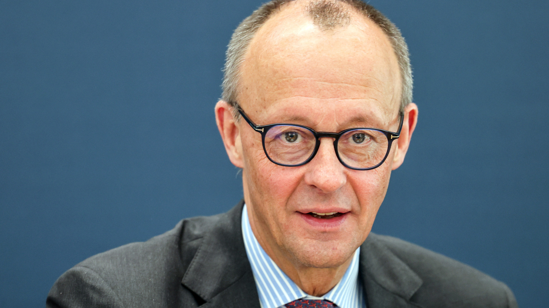 Merz avisa que Europa tem de fazer “mais” pela defesa após desvio de Trump