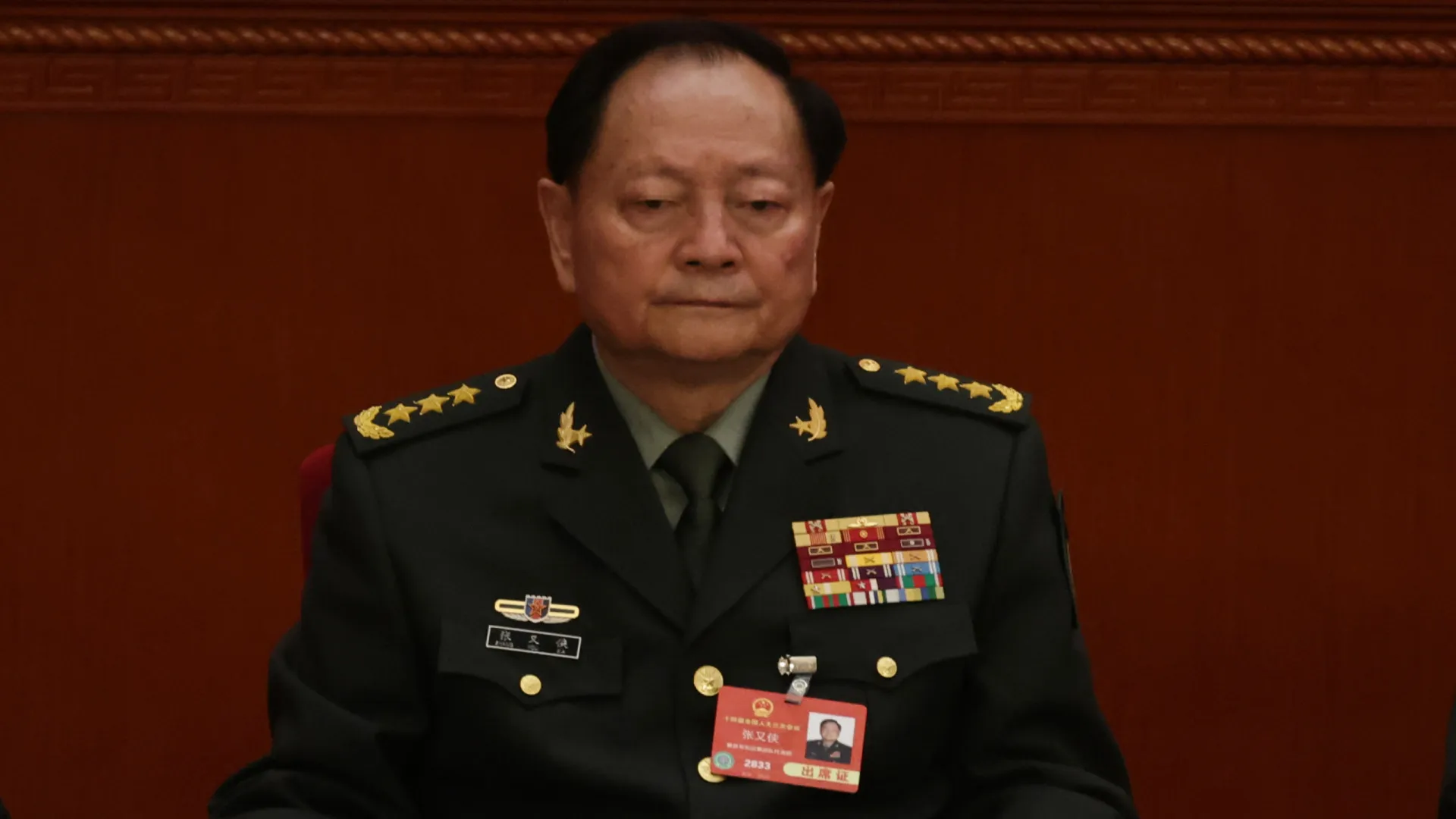 
                    Queda de Zhang Youxia aumenta risco de erro de cálculo militar na China
                