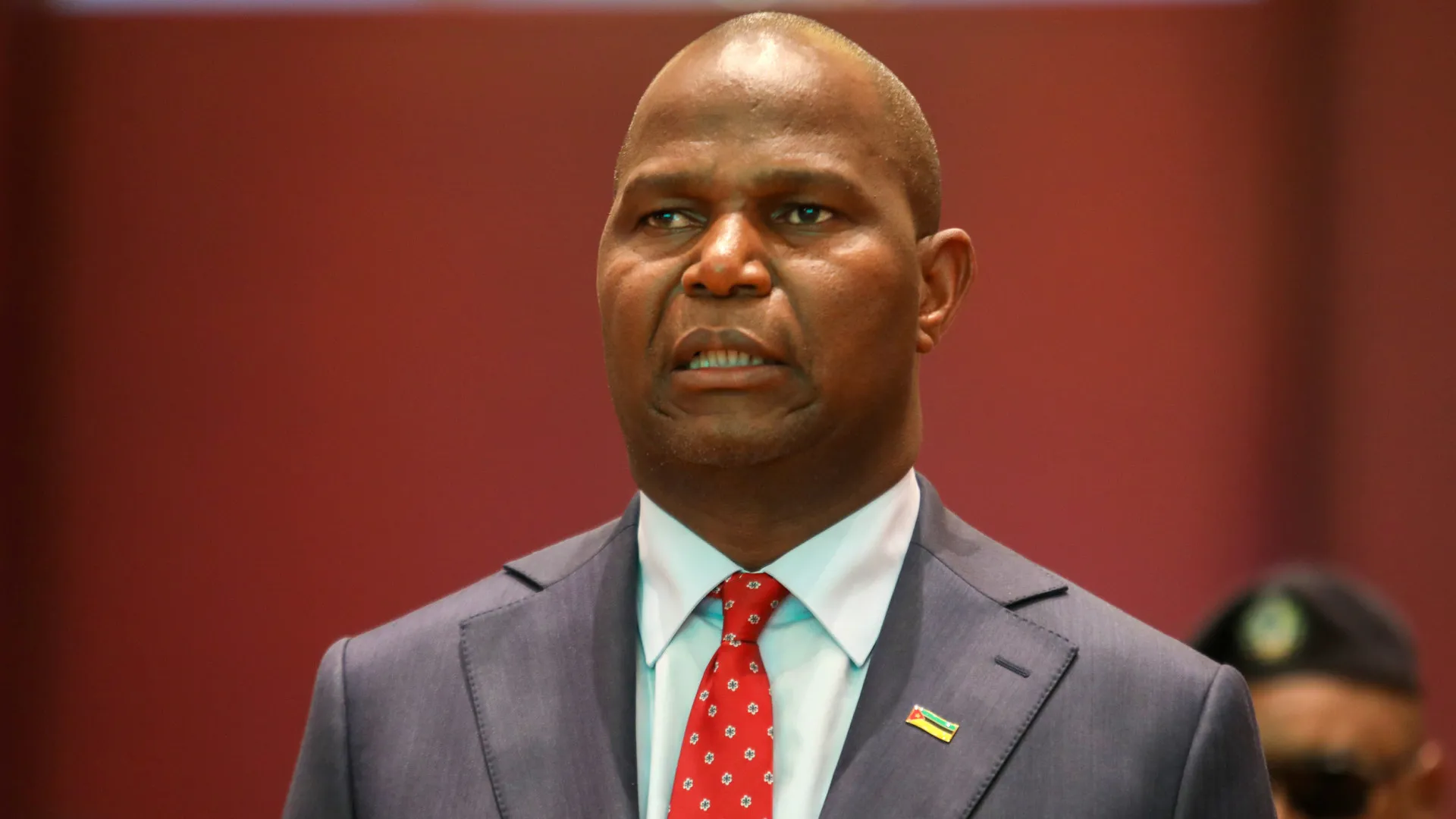 
                    Presidente moçambicano aponta 