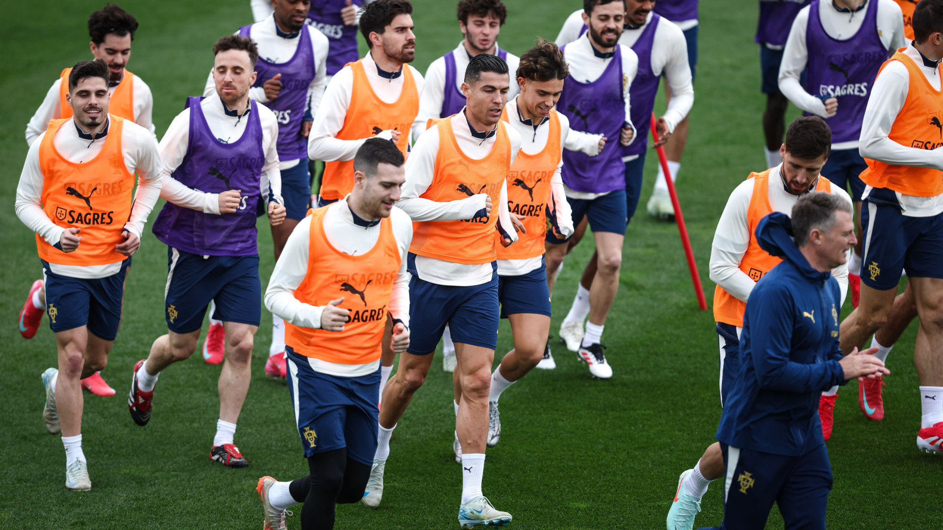 Portugal faz último treino antes do duelo decisivo com a Dinamarca