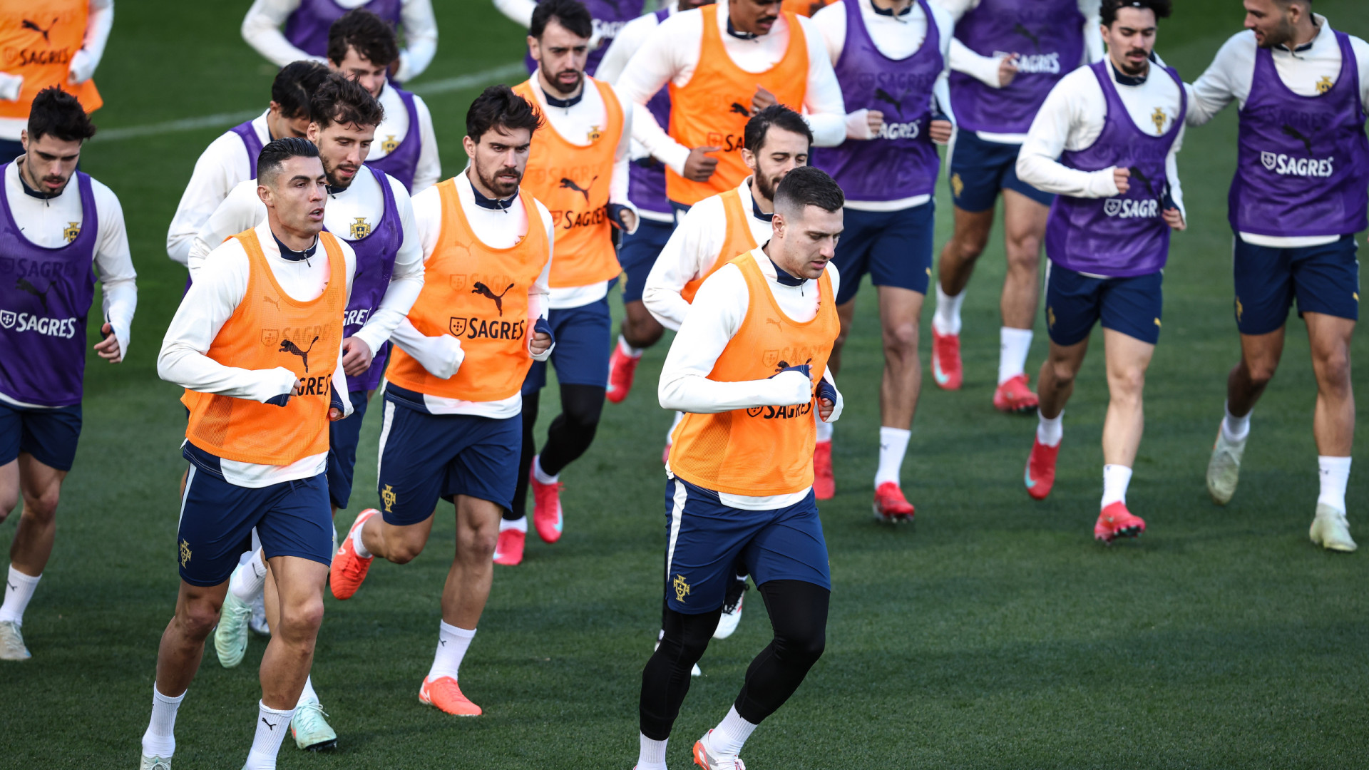 Último treino de Portugal com todos presentes e Proença a assistir