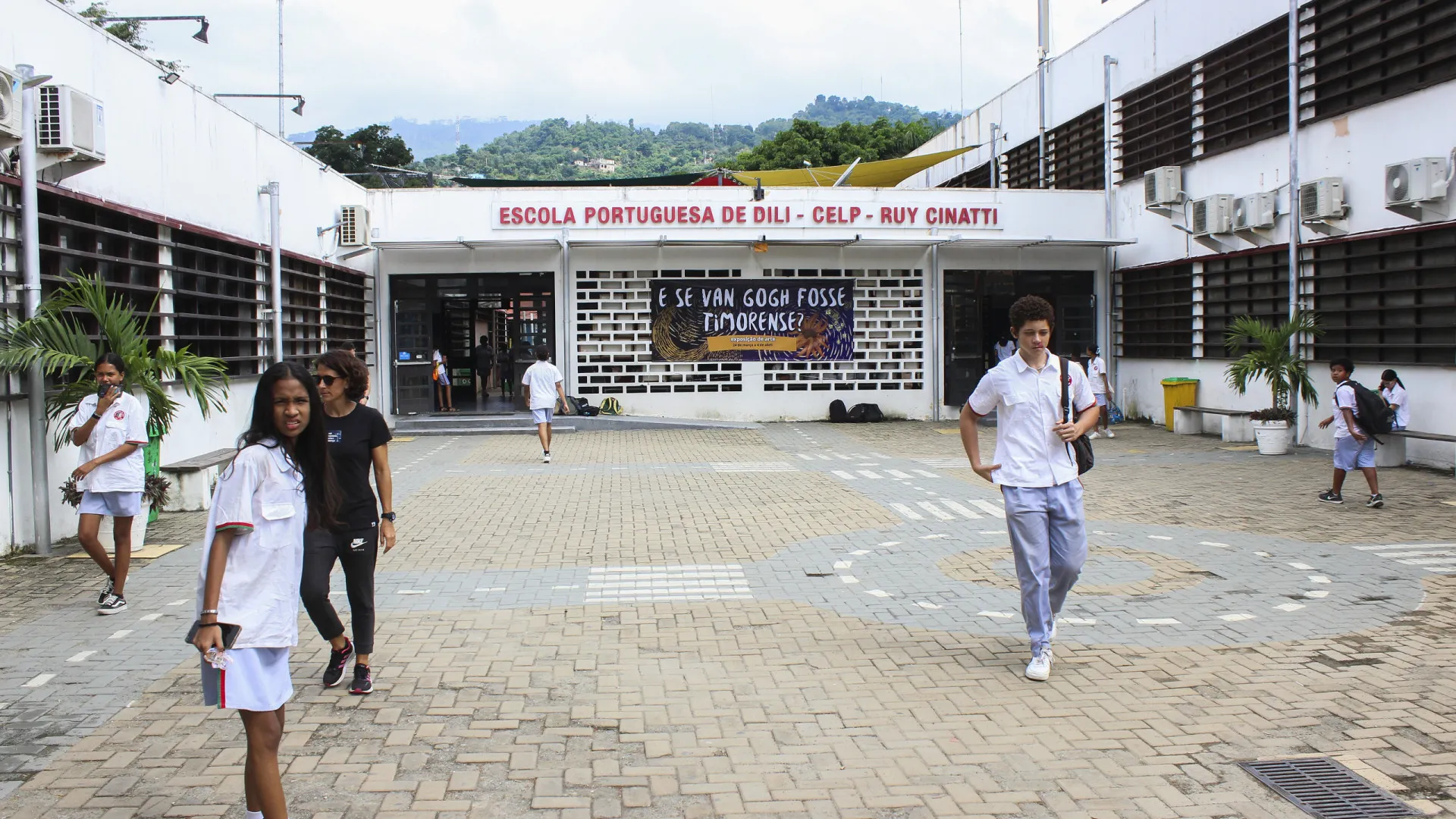 
                    Docentes da Escola Portuguesa de Díli decidem não levar a cabo greve
                