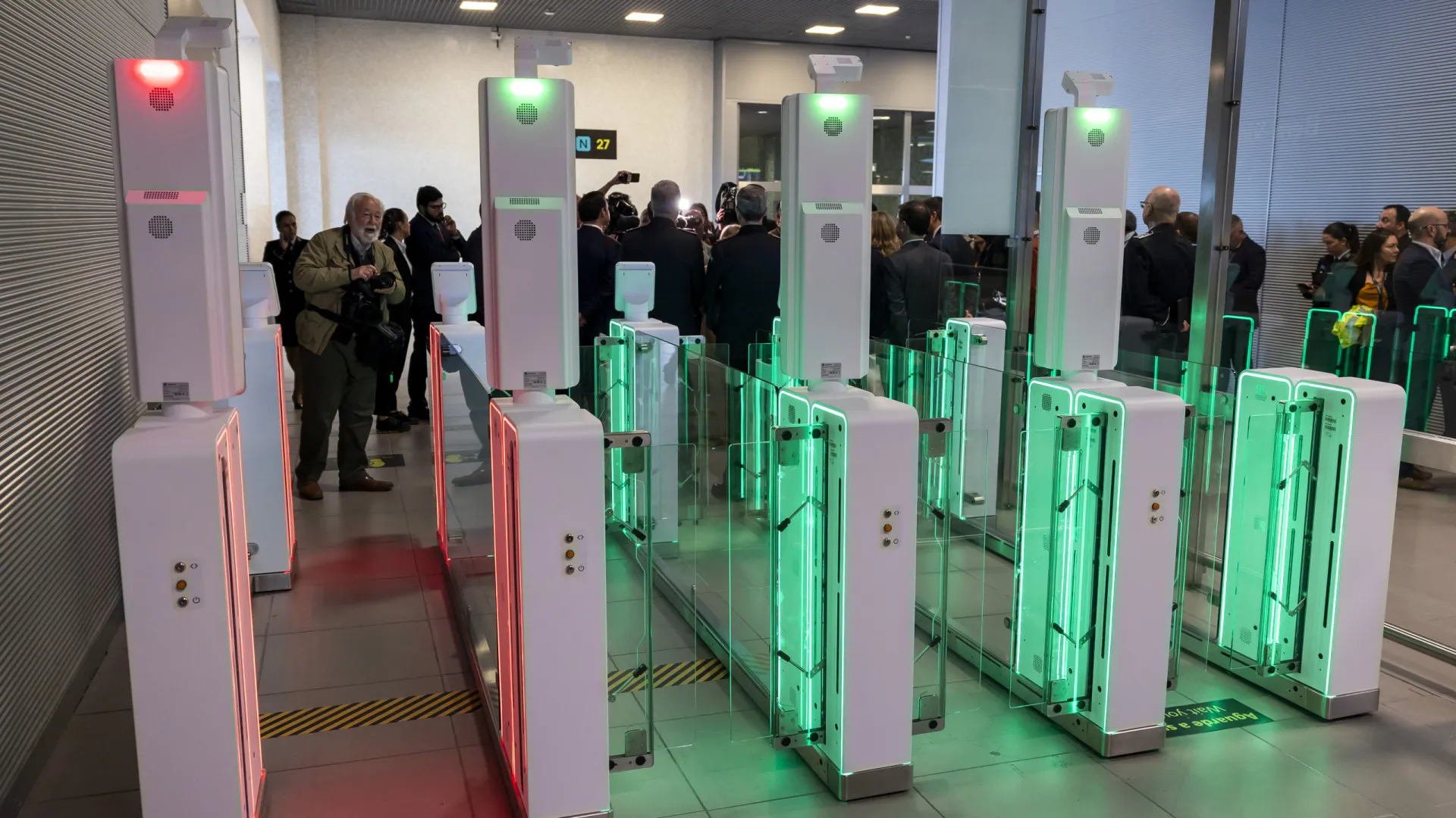 
                    Sistema de controlo de fronteiras poderá ser suspenso no Natal
                