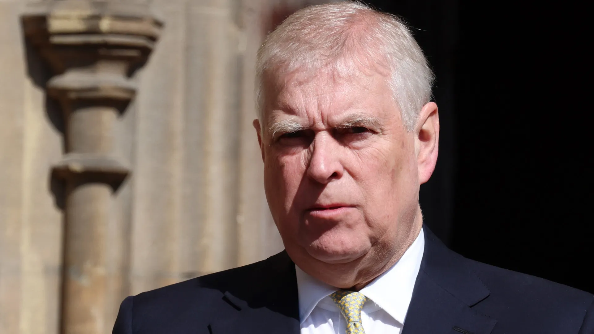 
                    Keir Starmer pede a André que partilhe informações sobre caso Epstein
                