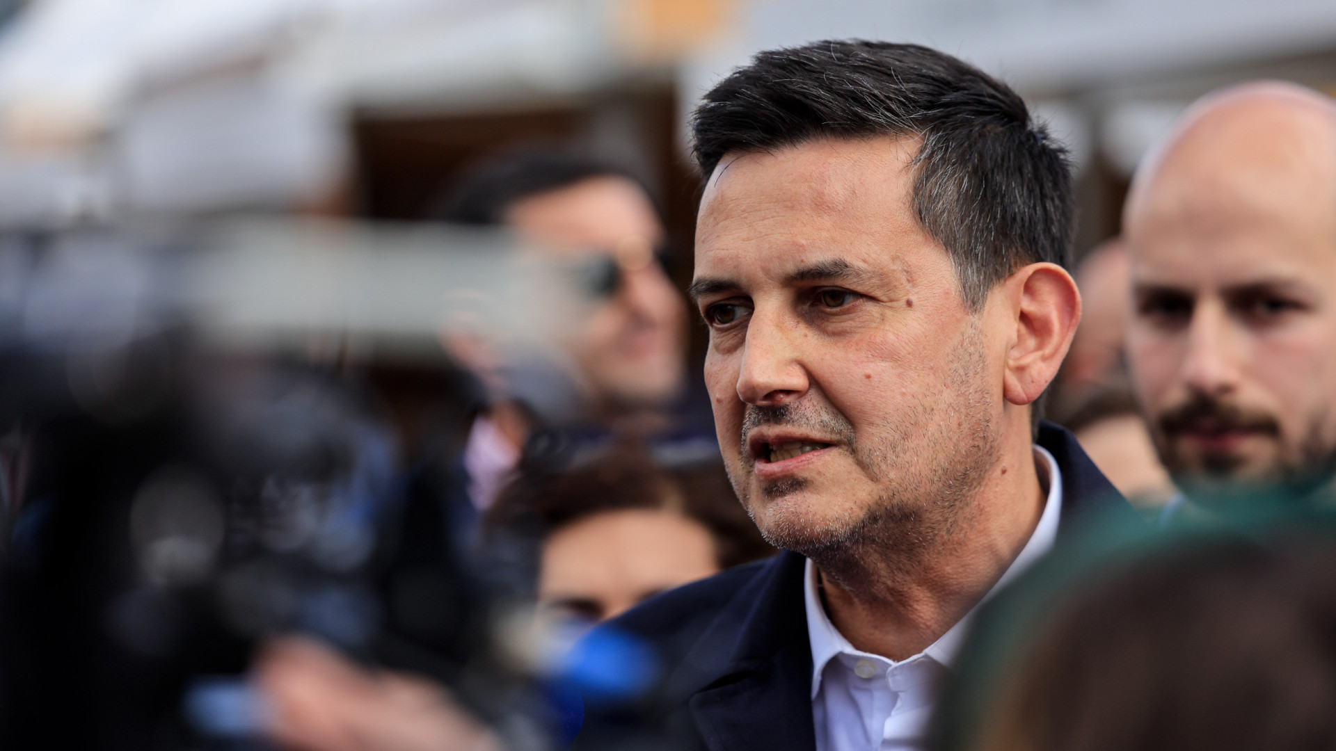 IL acusa Montenegro de não ter dado 