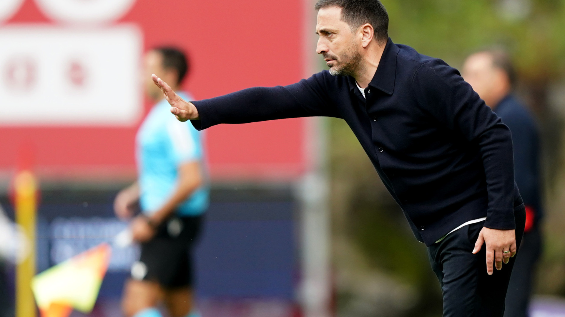 Treinador do Santa Clara promete que "não vai tirar o pé do acelerador"