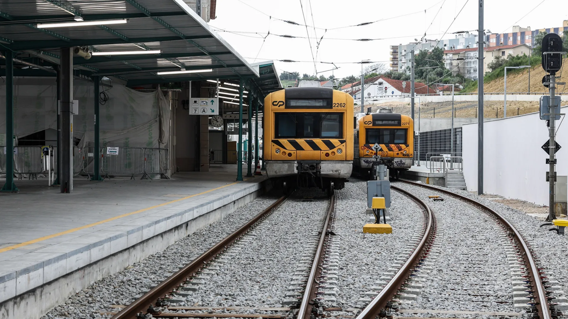 
                    Comboios, Carris e barcos com serviços mínimos na greve. Metro de fora
                
