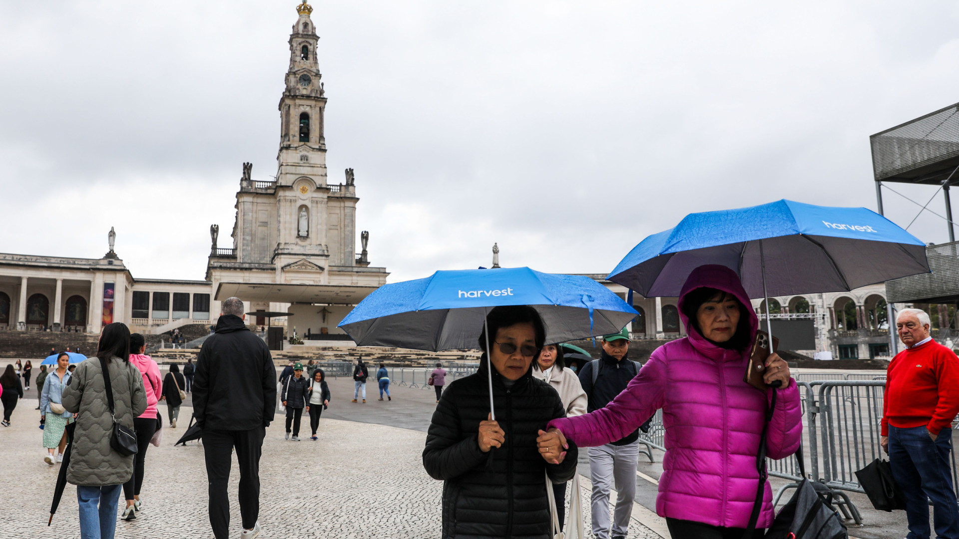 Peregrinos em Fátima pedem que Leão XIV continue legado de Francisco