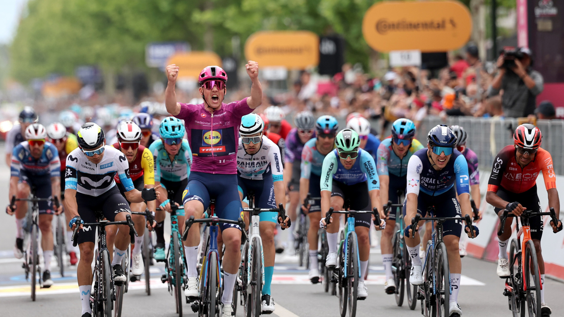 Pedersen vence terceira etapa do 'Giro' e recupera liderança