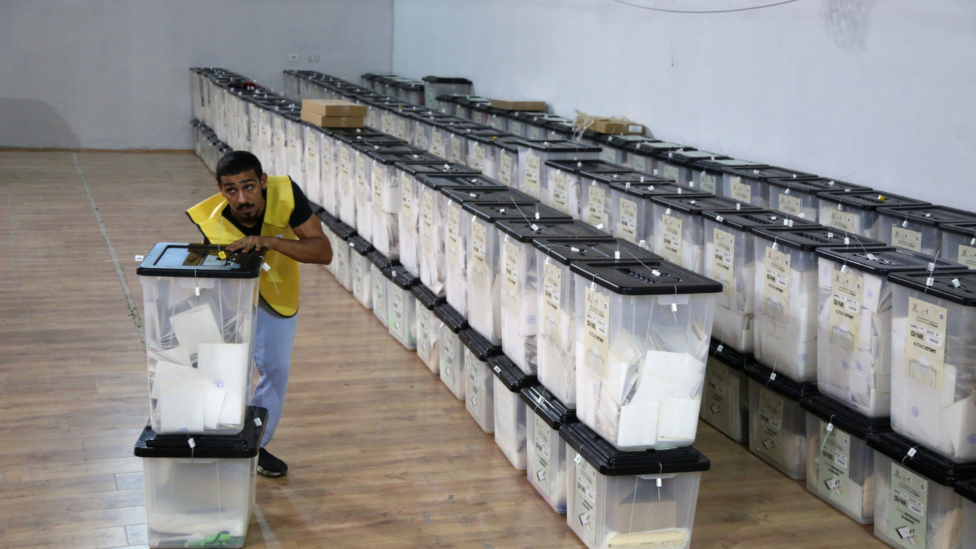 Socialistas vencem eleições da Albânia com maioria absoluta